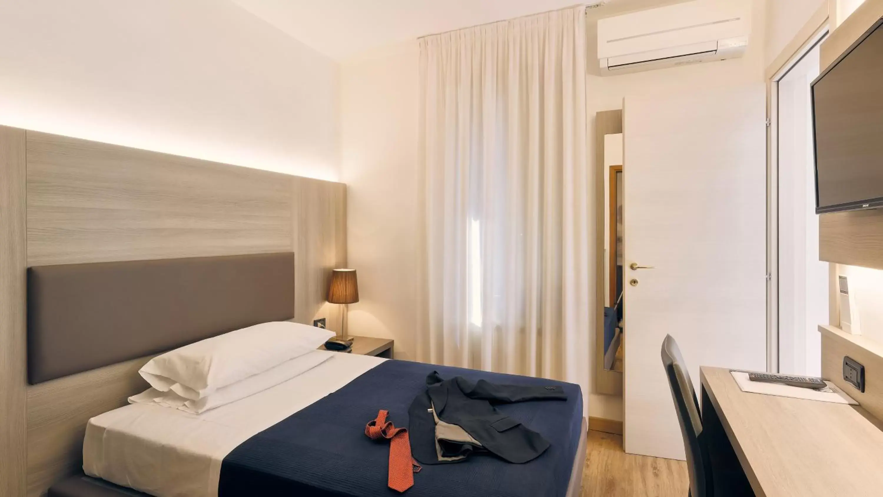 Bed in Hotel Roberta Bed in Hotel Roberta