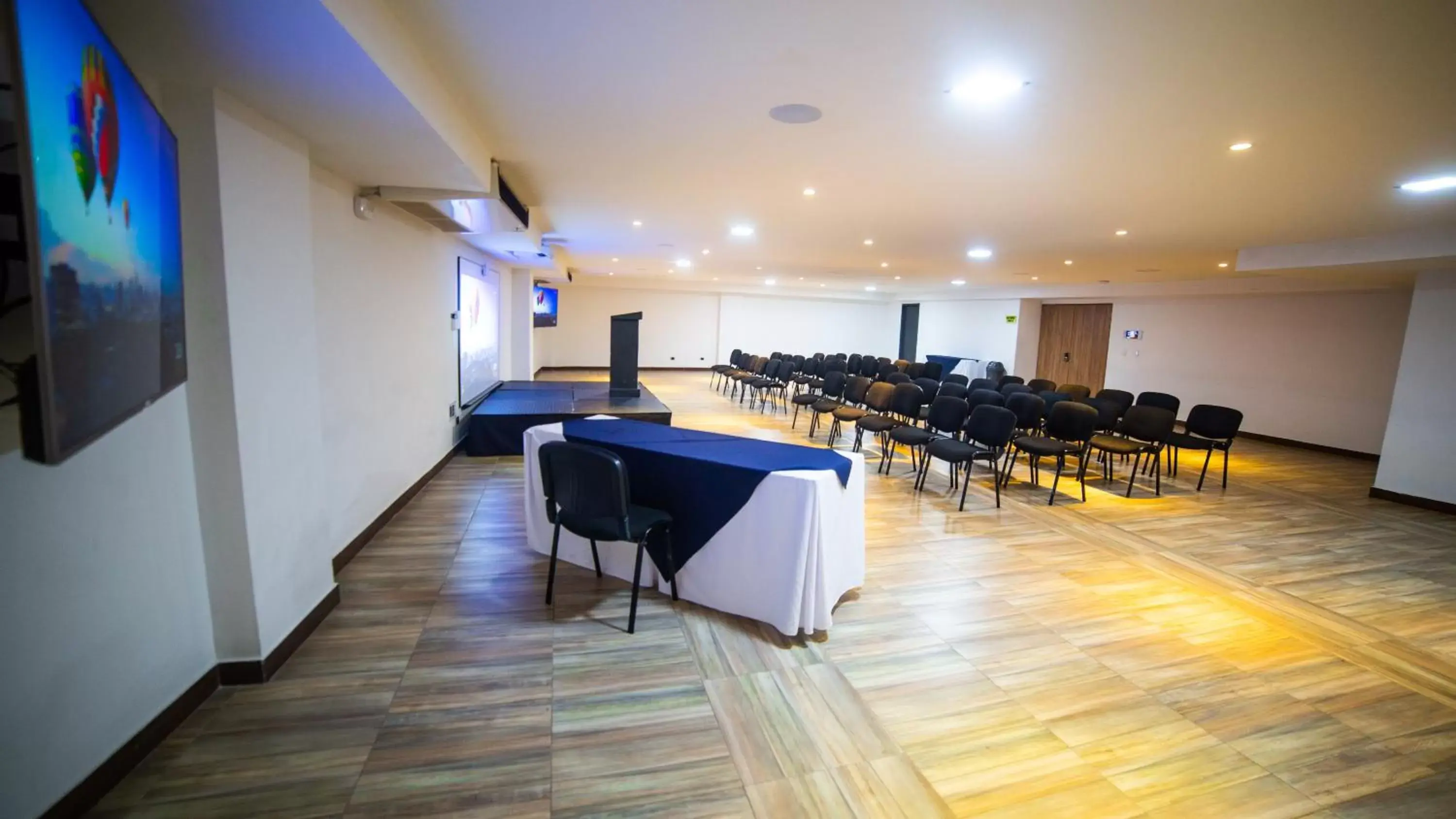 Meeting/conference room in Azor Hotel Cali Versalles