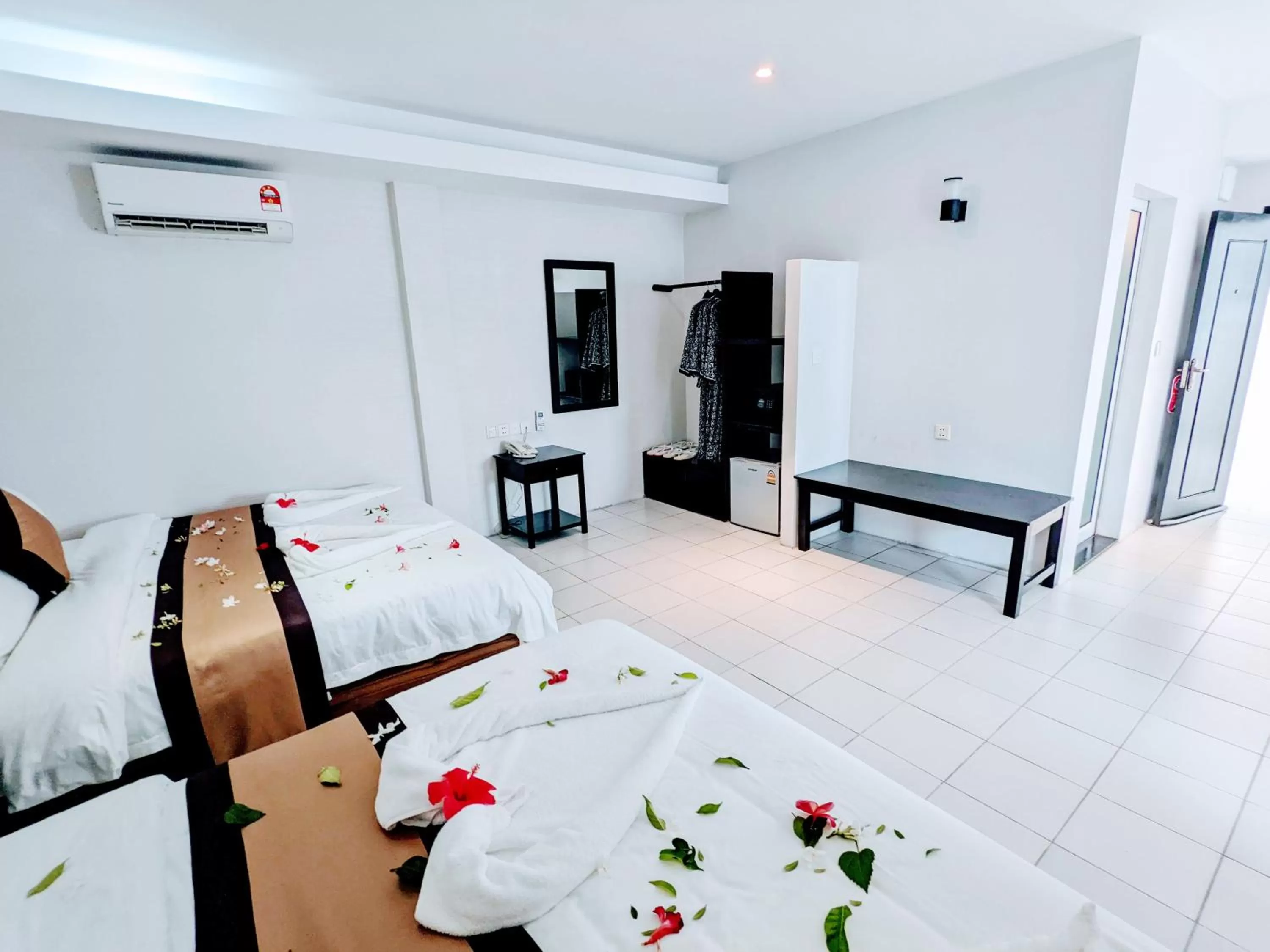 Deluxe Family Room in Mary Beach Hotel & Resort