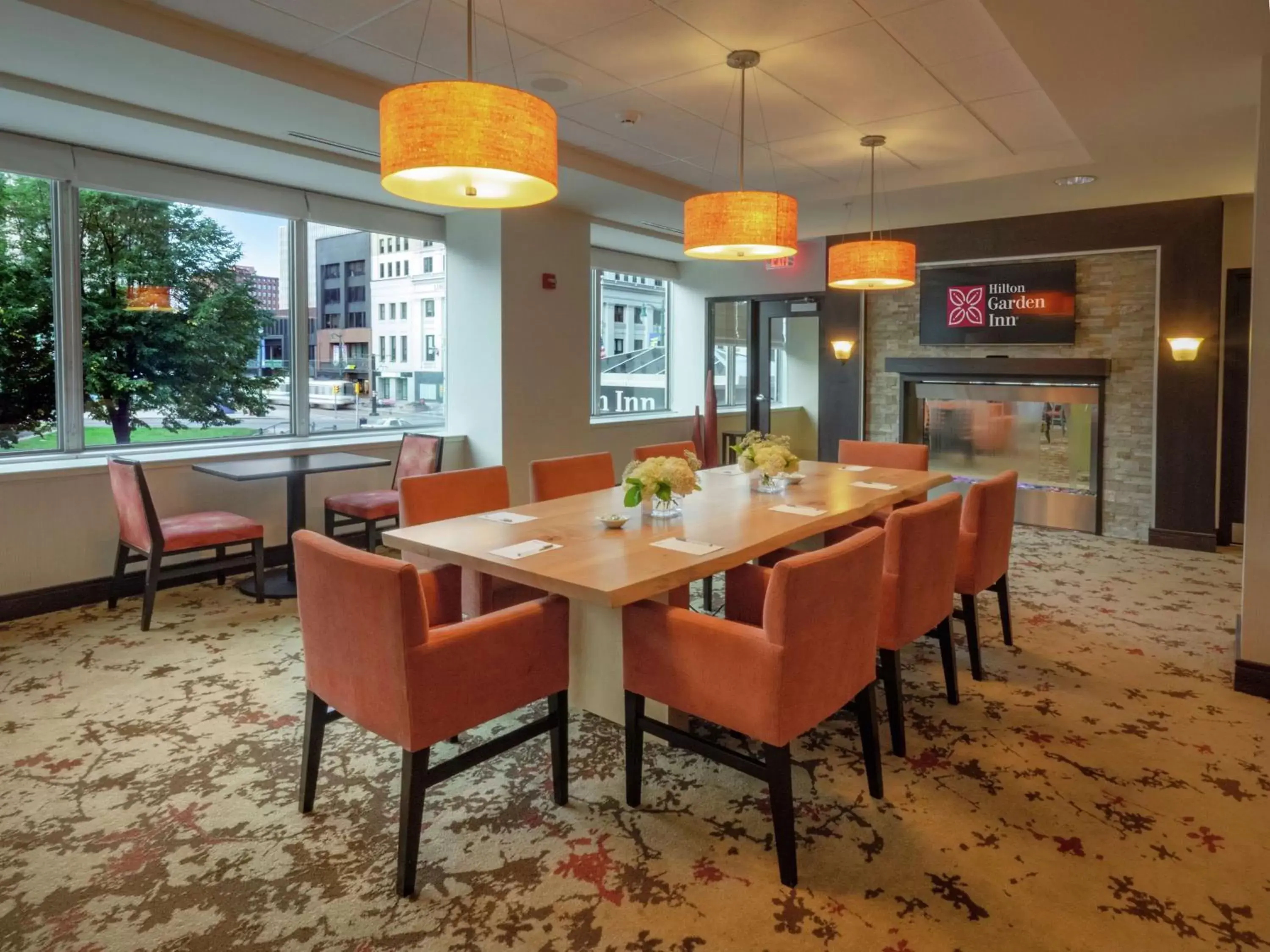 Dining area, Restaurant/Places to Eat in The Hilton Garden Inn Buffalo-Downtown