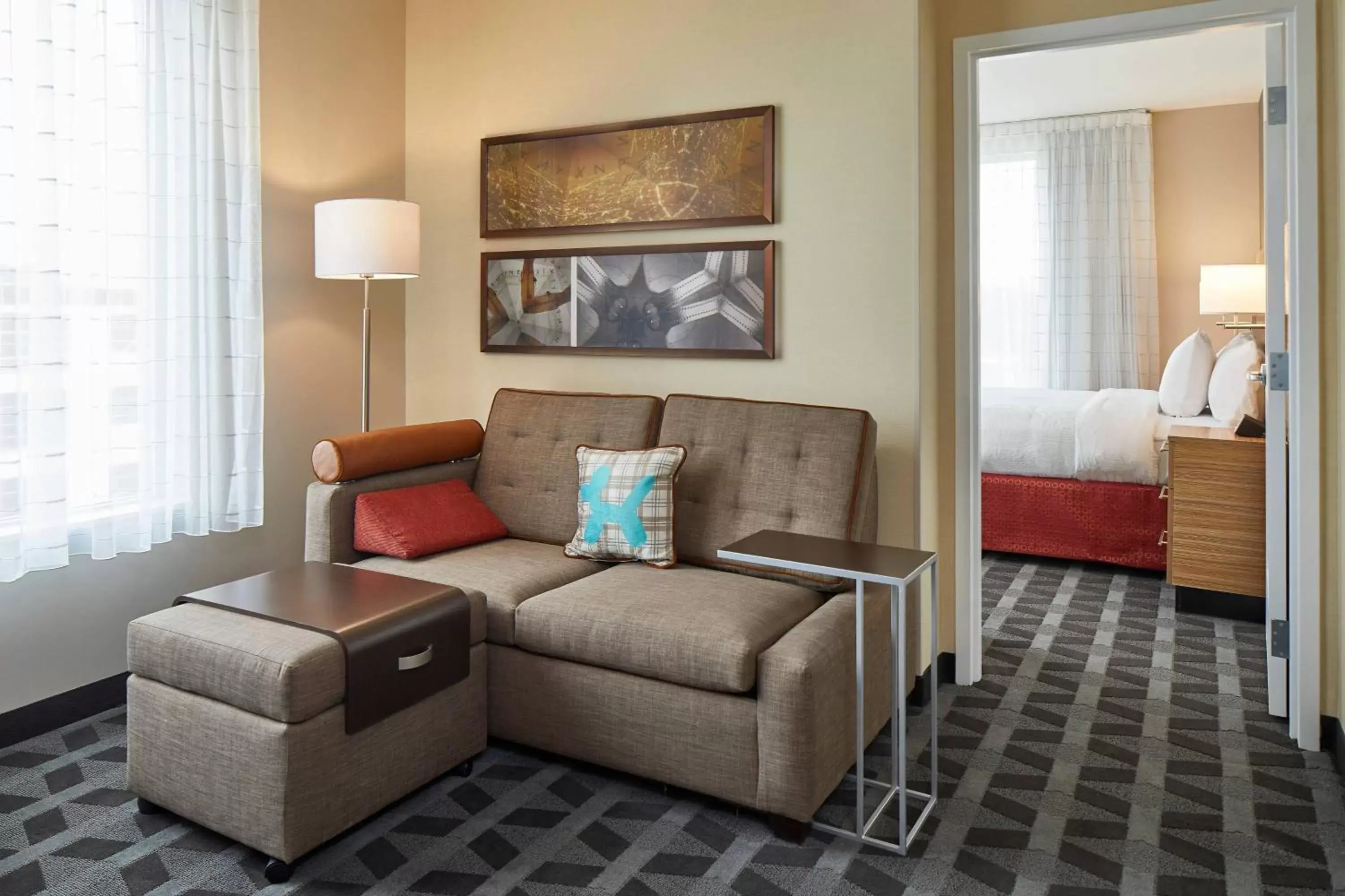Bedroom, Seating Area in TownePlace Suites by Marriott Columbus North - OSU