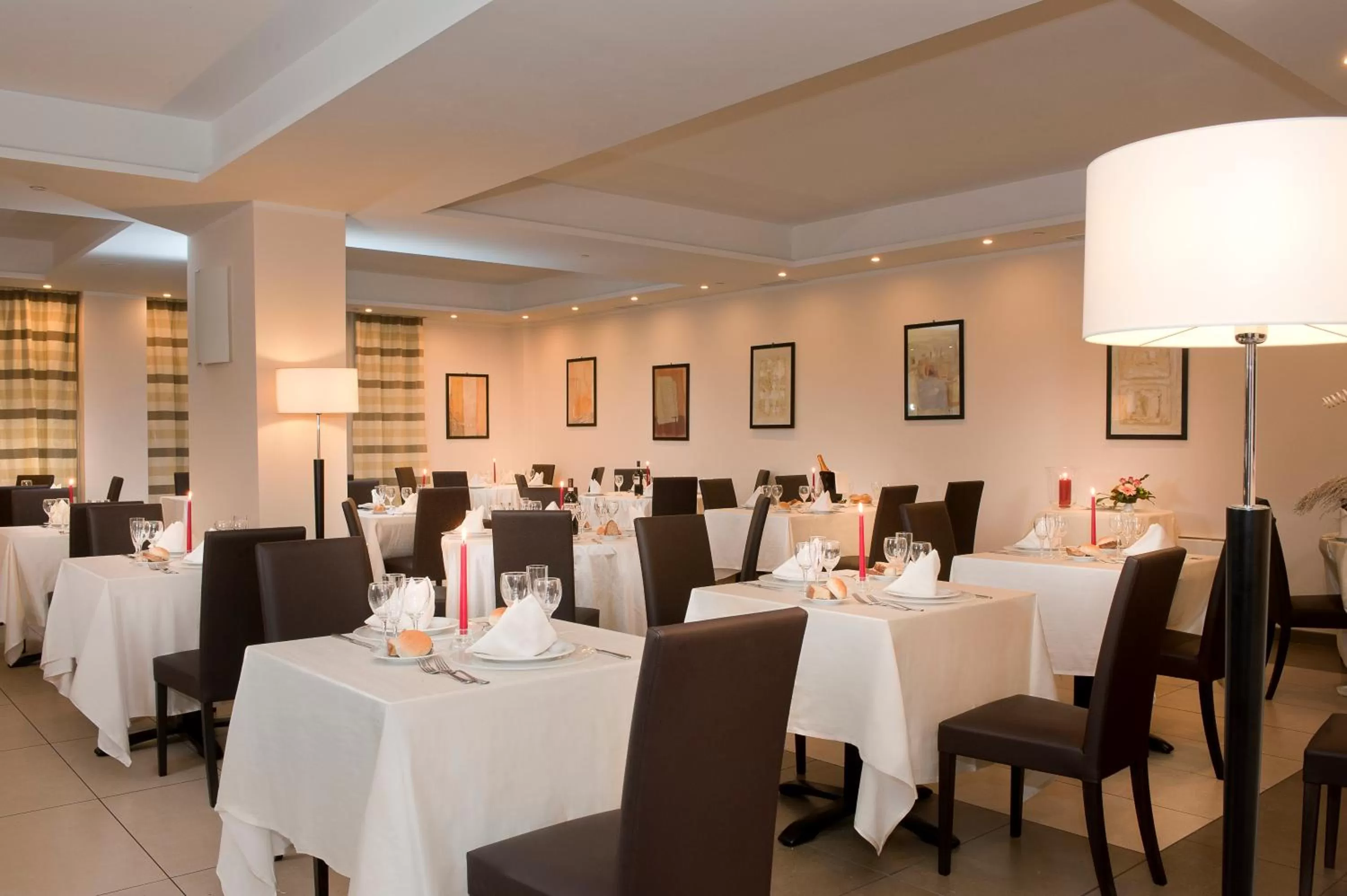 Restaurant/places to eat in Cardinal Hotel St. Peter