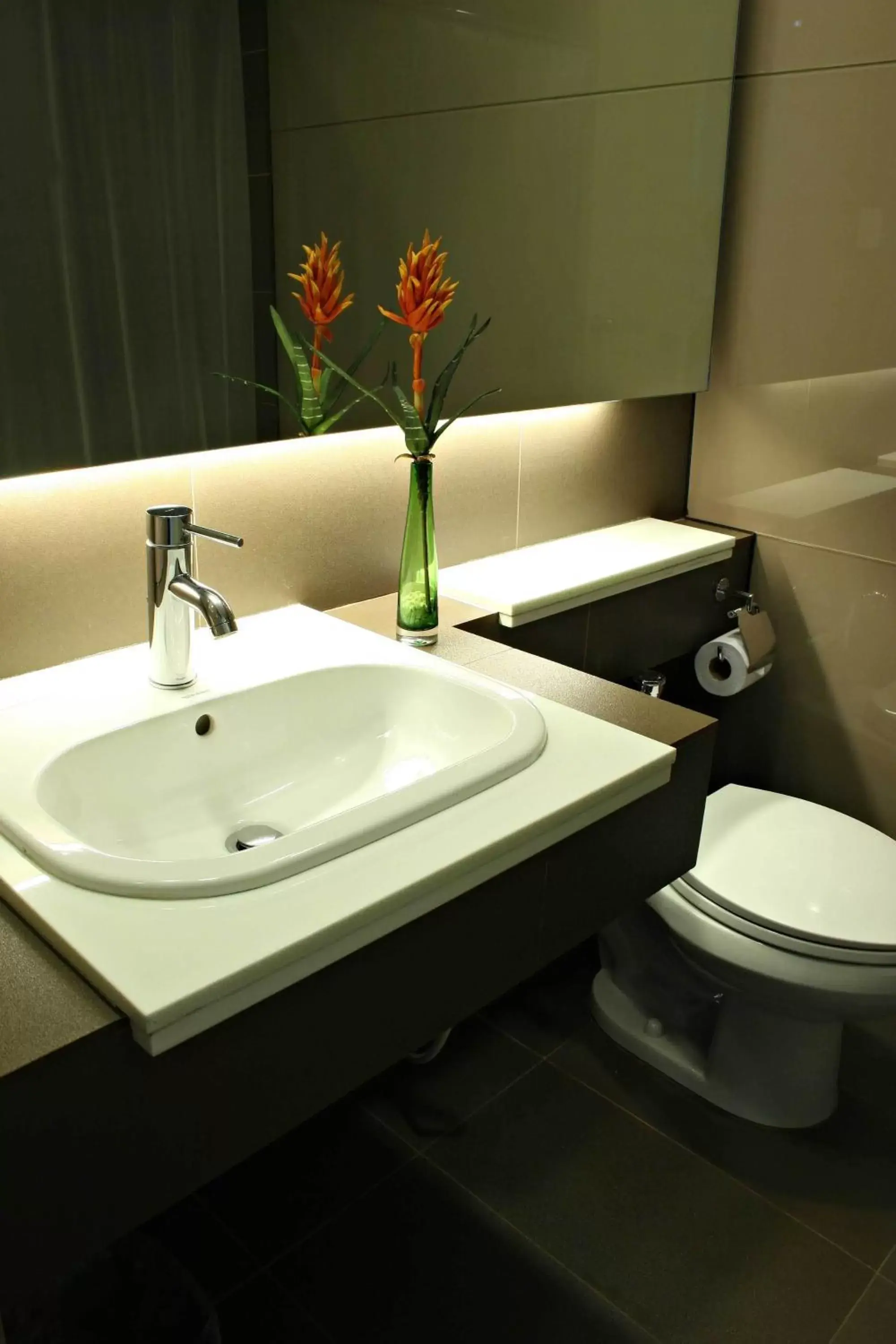 Toilet, Bathroom in Riviera Mansion Hotel