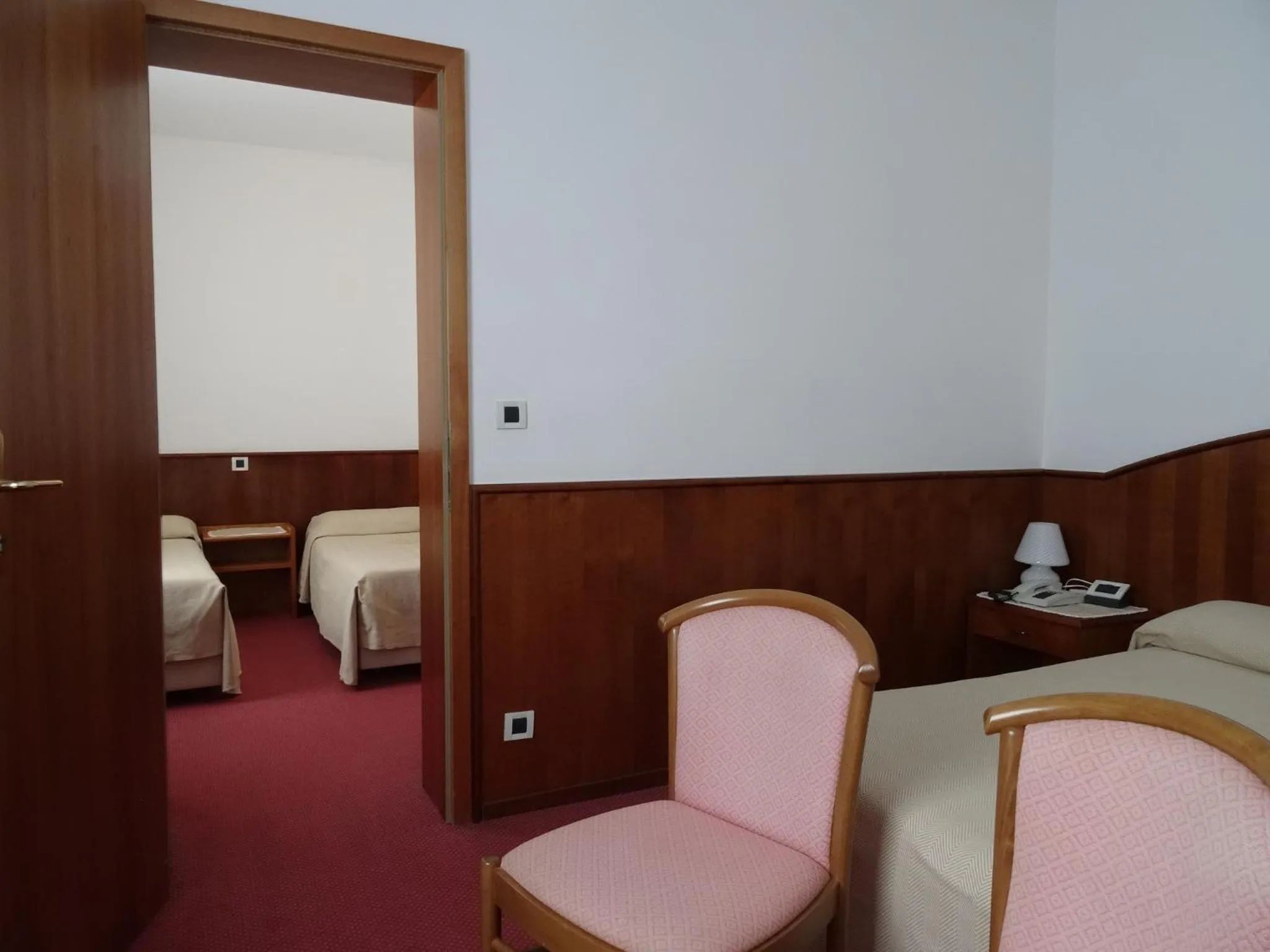 Pets, Bed in Hotel Roma