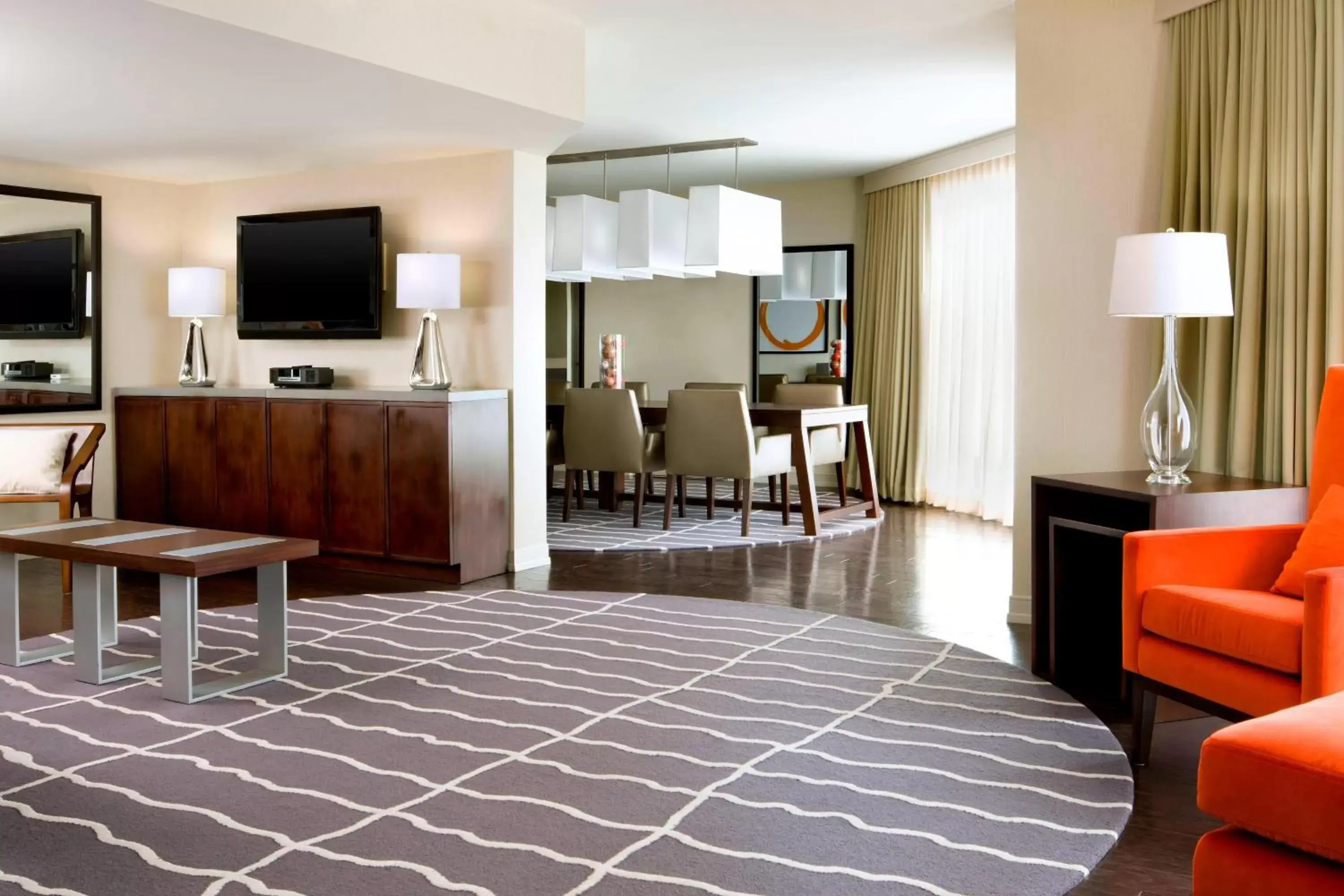 Living room, TV/Entertainment Center in The Westin Ottawa