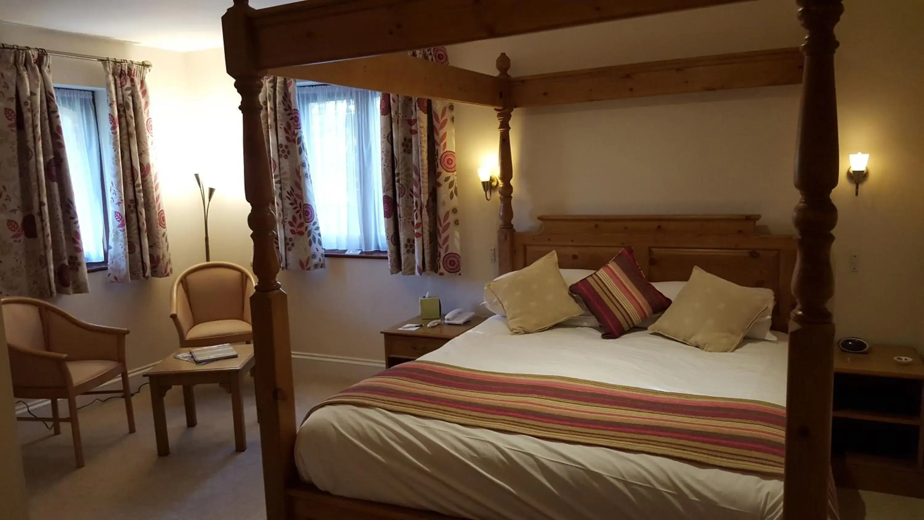 Photo of the whole room, Bed in Apple Tree Hotel