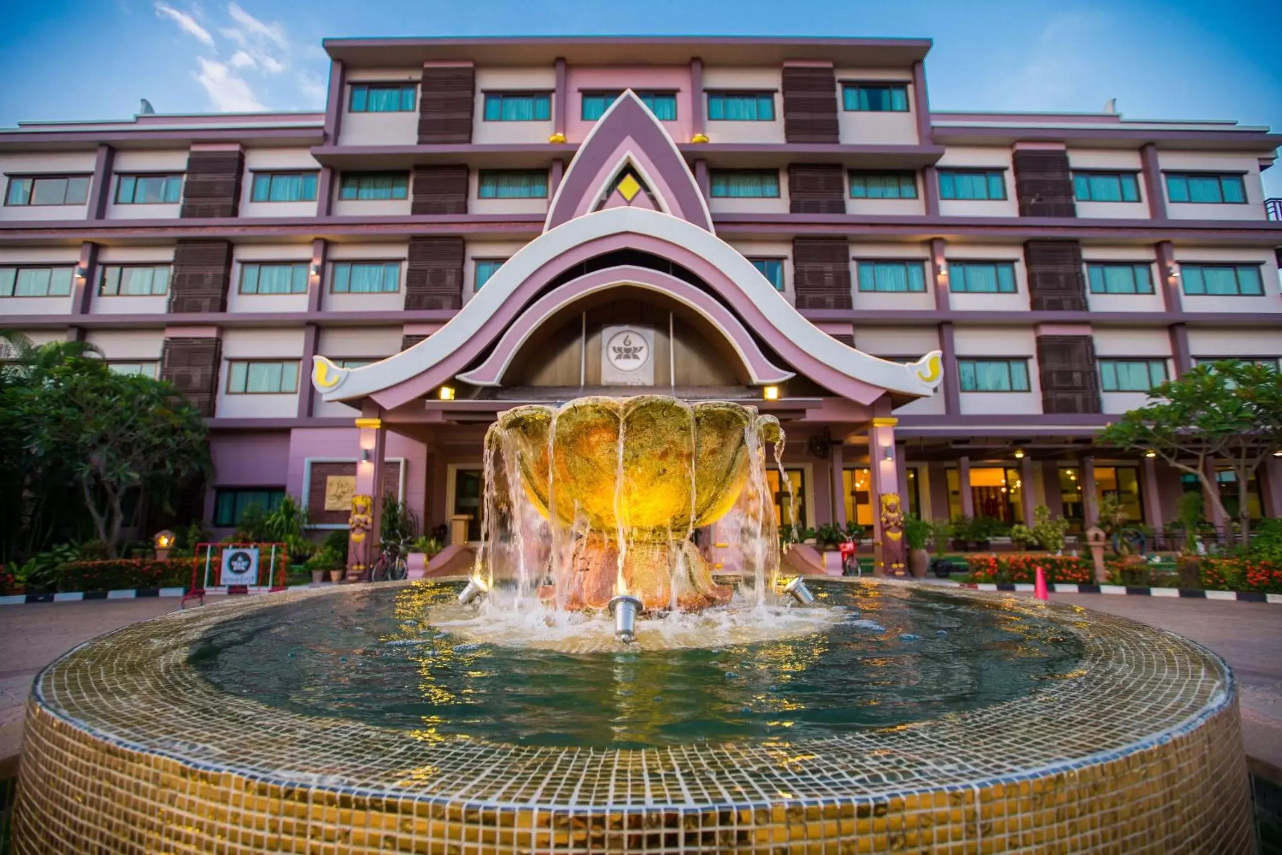 Facade/entrance in Phanomrungpuri Hotel Buriram