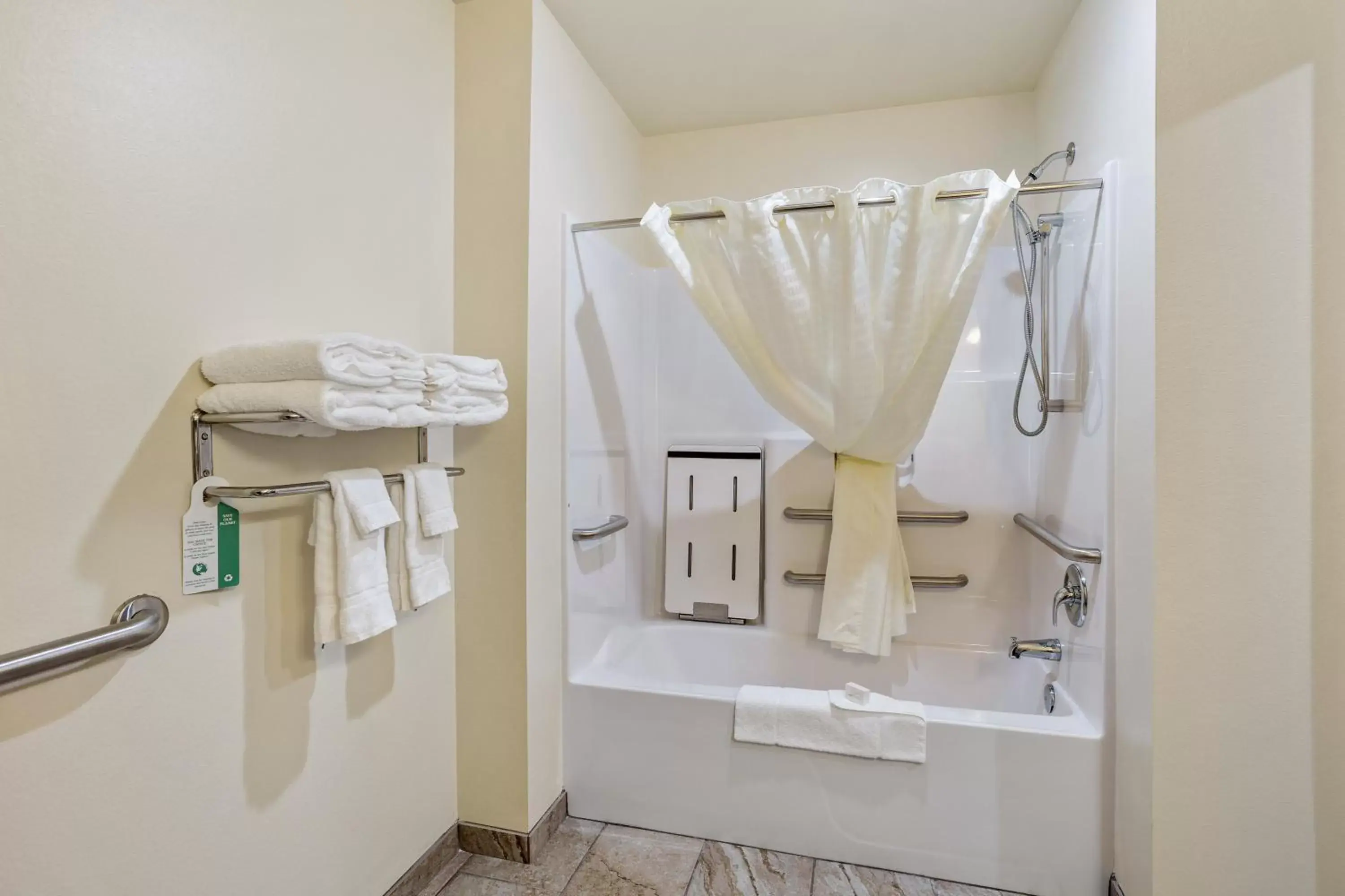 Bathroom in Cobblestone Hotel & Suites - Little Chute