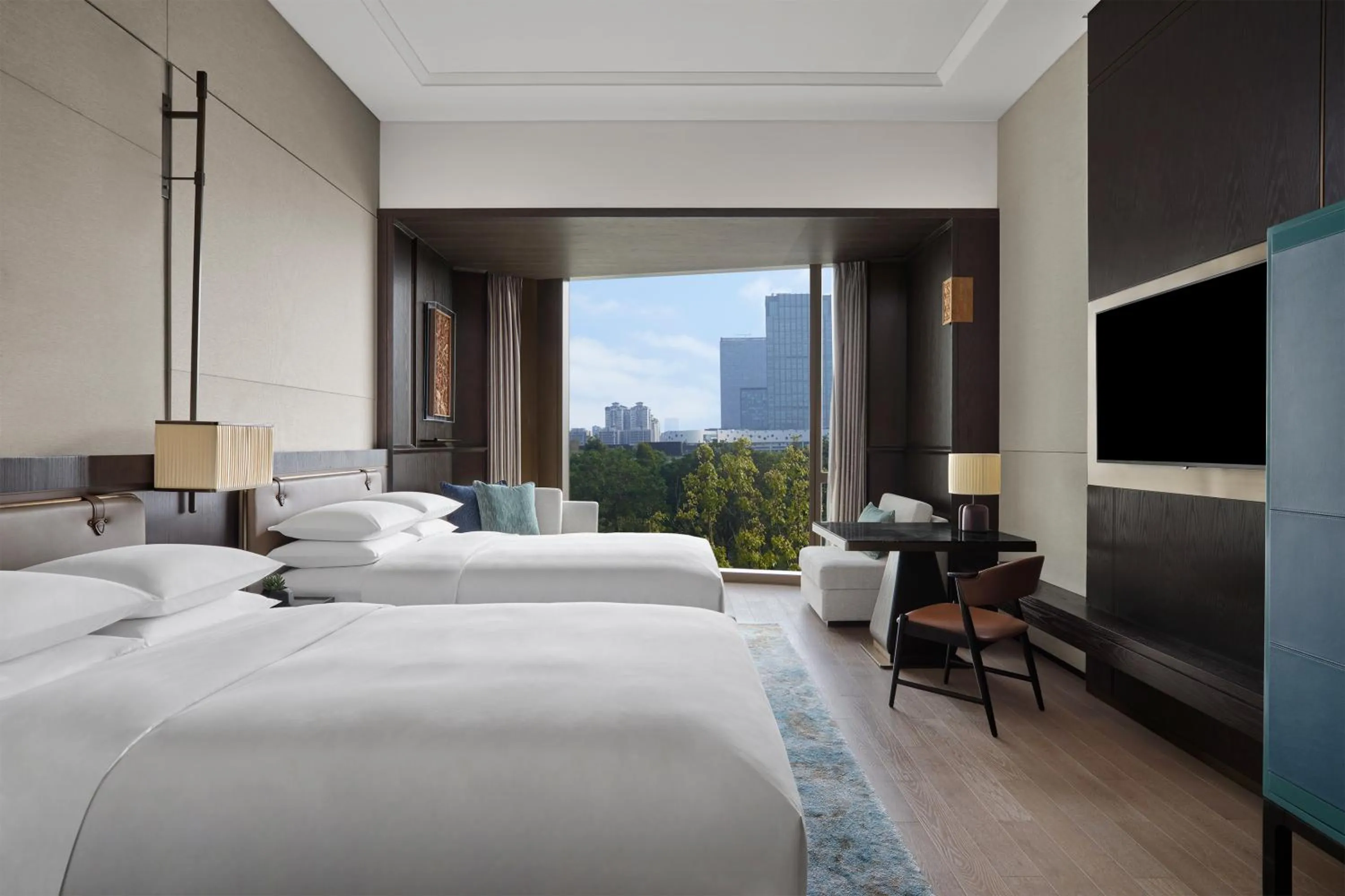 Photo of the whole room, Bed in Guangzhou Marriott Hotel Baiyun