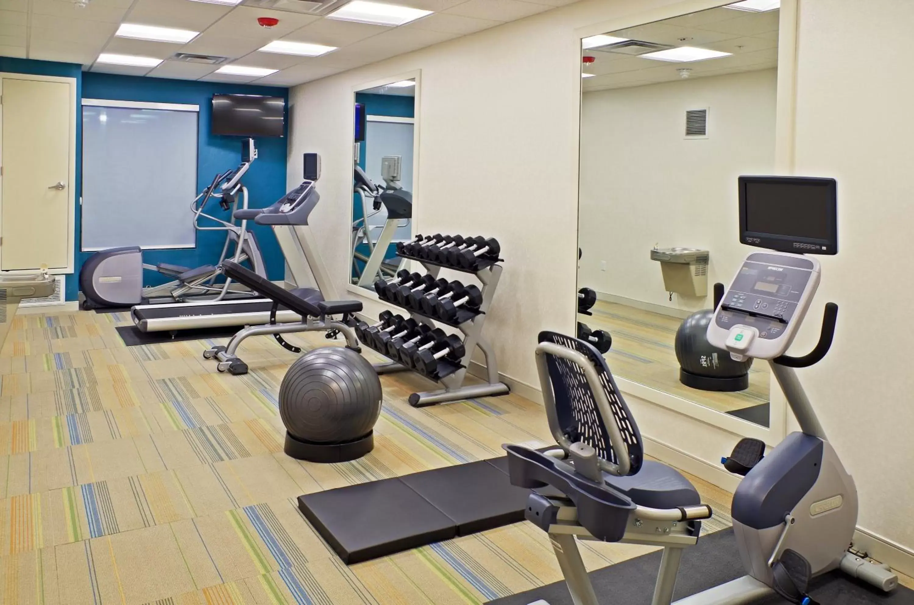 Spa and wellness centre/facilities, Fitness Center/Facilities in Holiday Inn Express & Suites - Phoenix North - Scottsdale, an IHG Hotel
