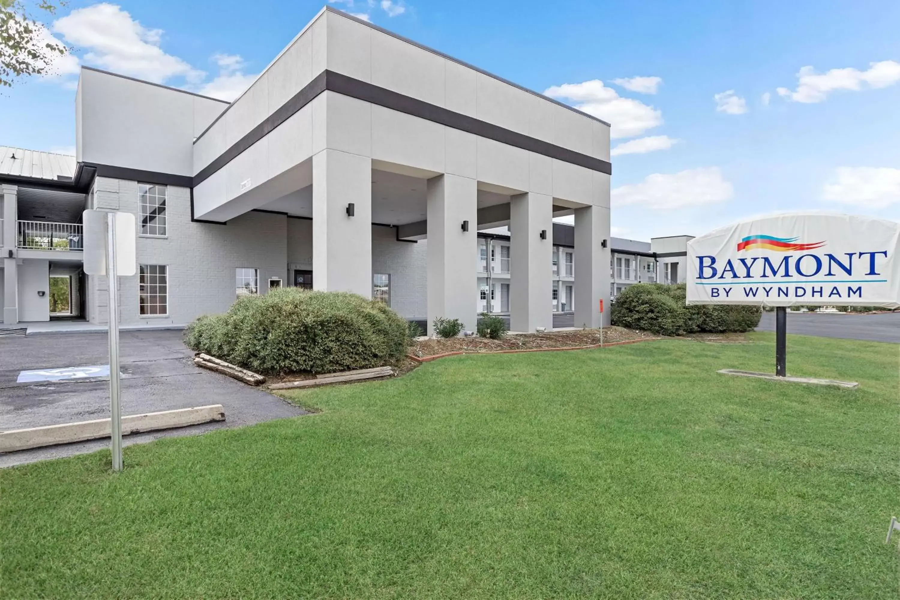 Property Building in Baymont by Wyndham Beaumont