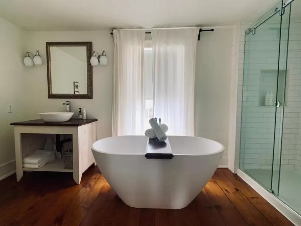 Bathroom in Woodbourne Inn