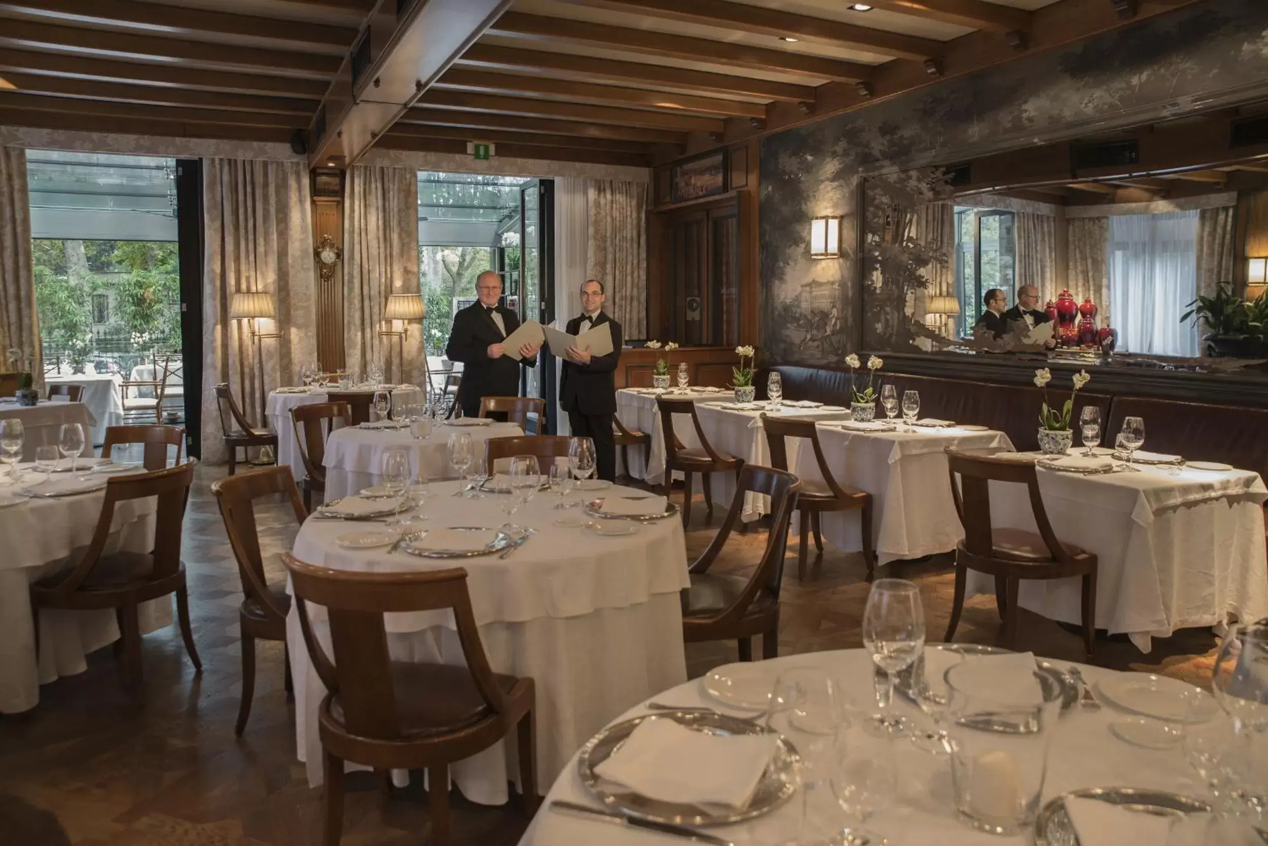 Staff, Restaurant/Places to Eat in Hotel de la Ville Monza - Small Luxury Hotels of the World