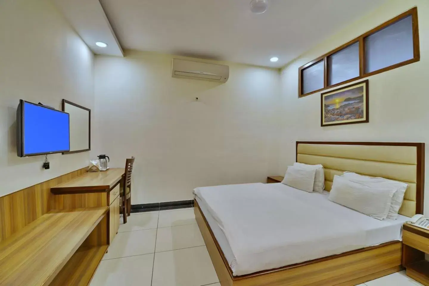 Bed in Hotel Aricent Opposite ISBT Sector 17 Chandigarh Bed in Hotel Aricent Opposite ISBT Sector 17 Chandigarh