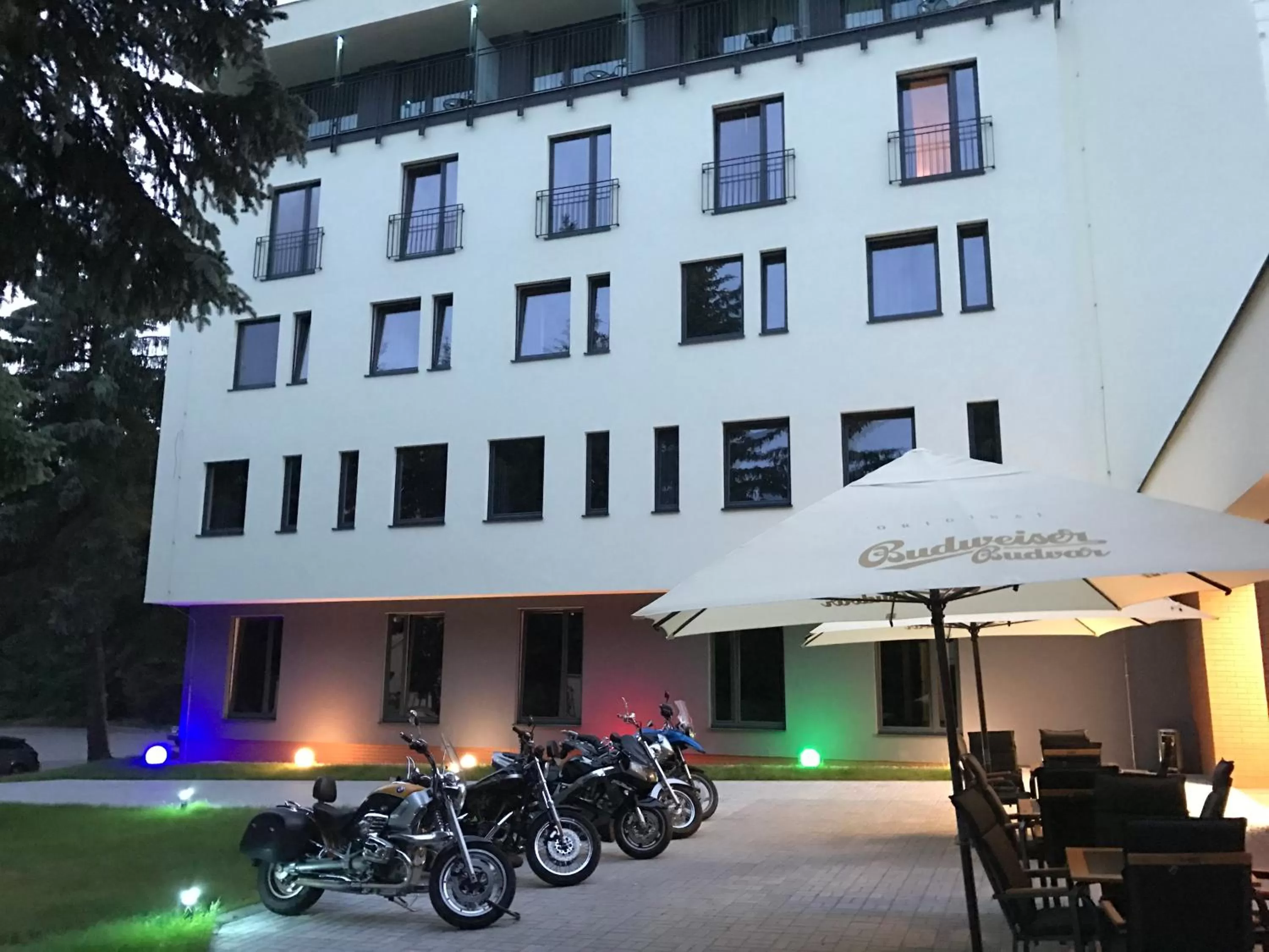 Property building in Parkhotel Carlsbad Inn