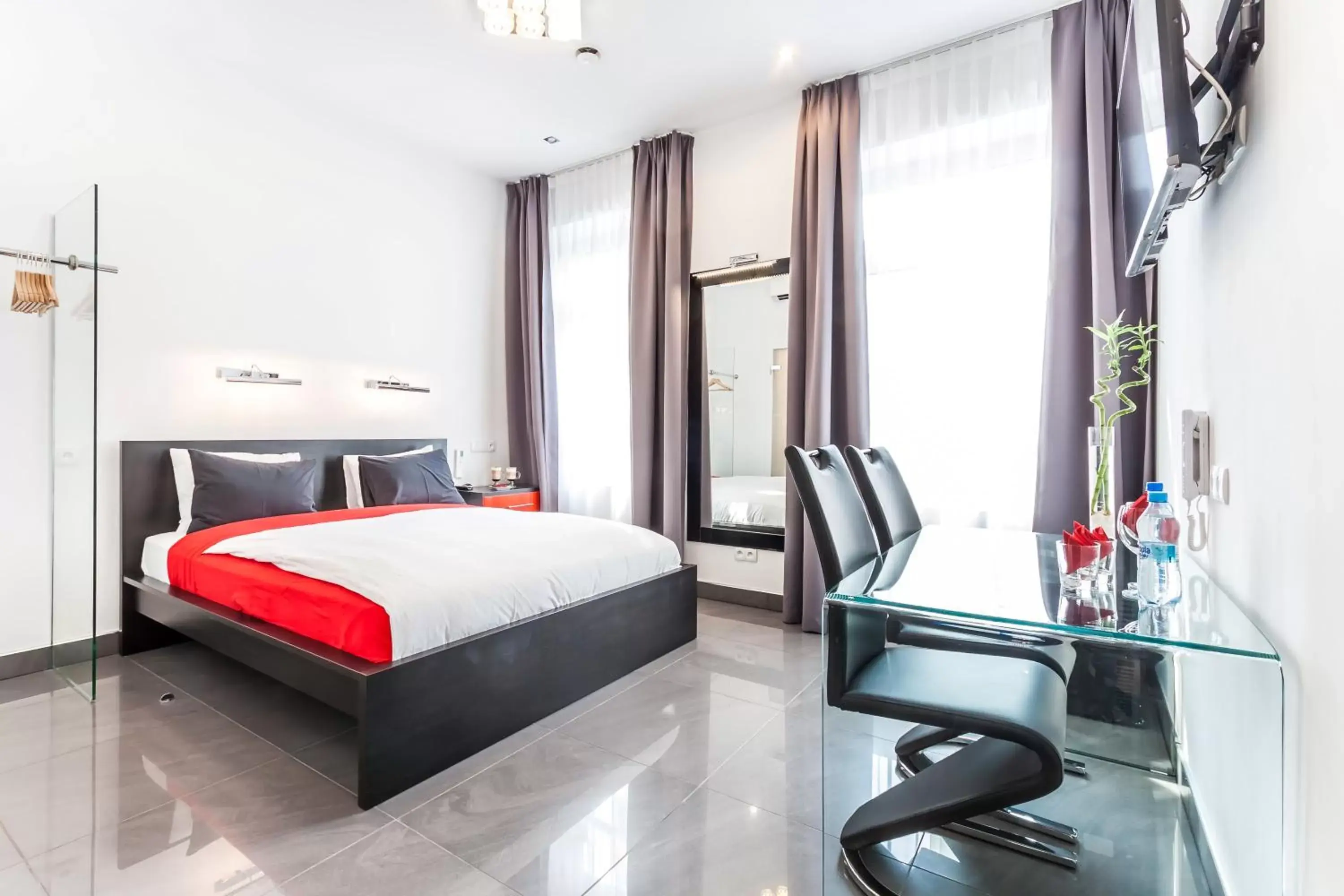 Photo of the whole room, Bed in Komorowski Luxury Guest Rooms Photo of the whole room, Bed in Komorowski Luxury Guest Rooms