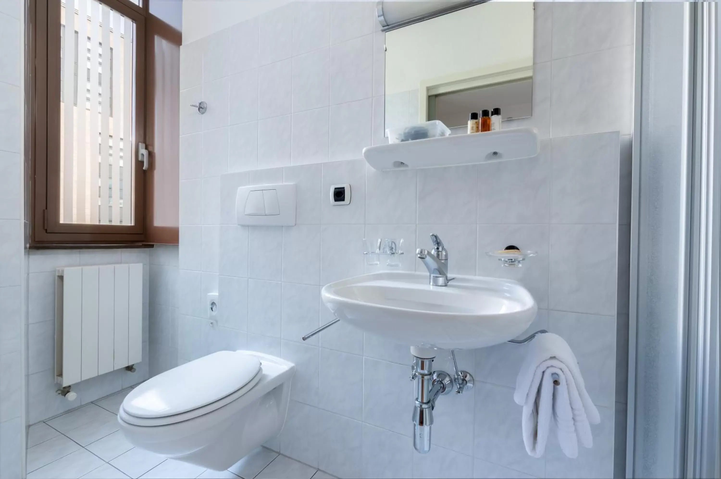Toilet, Bathroom in Hotel Zurigo Downtown