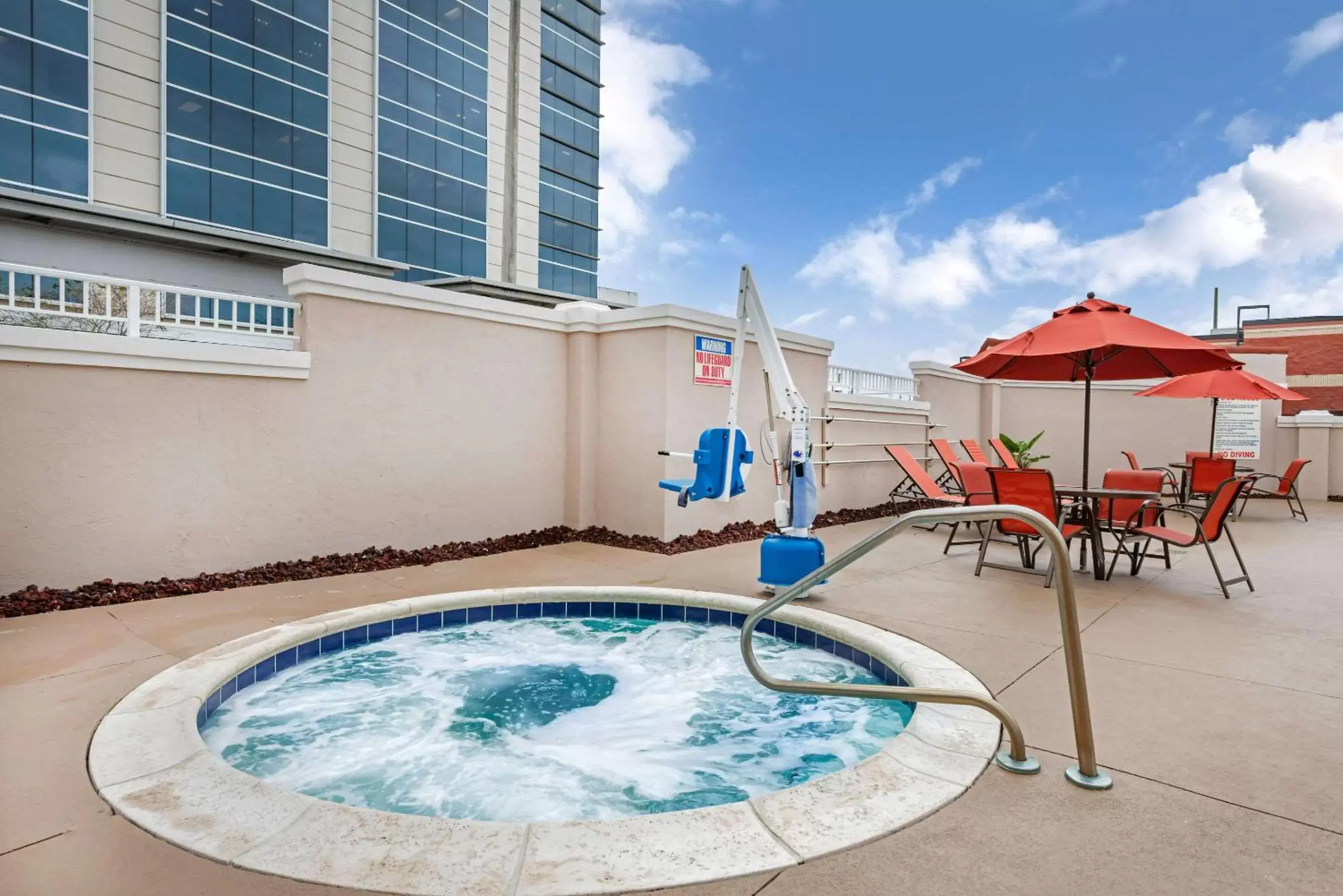 On site, Swimming Pool in Comfort Suites Downtown