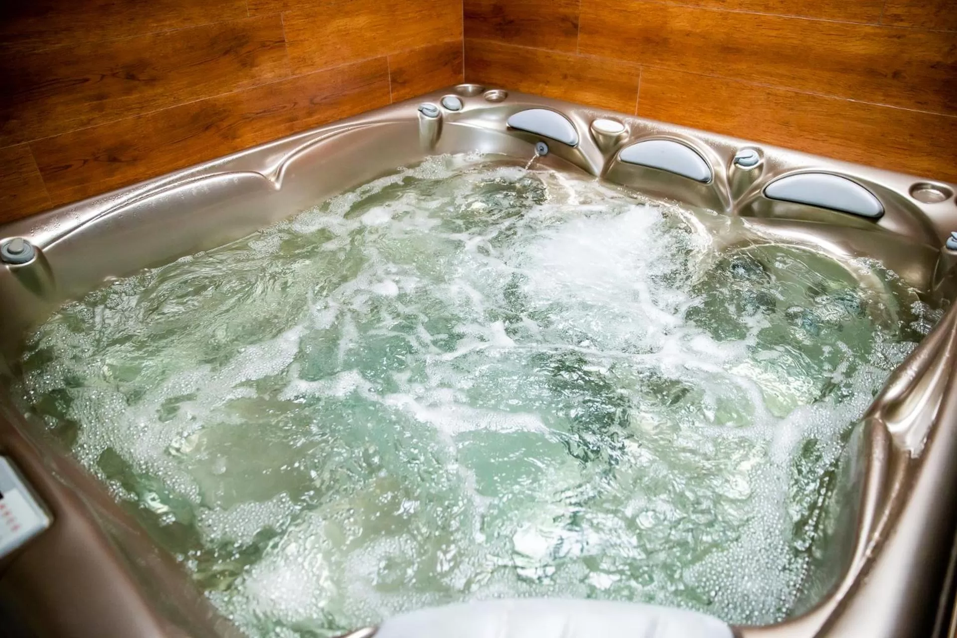 Hot Tub in La Ferme de l'Oudon & SPA