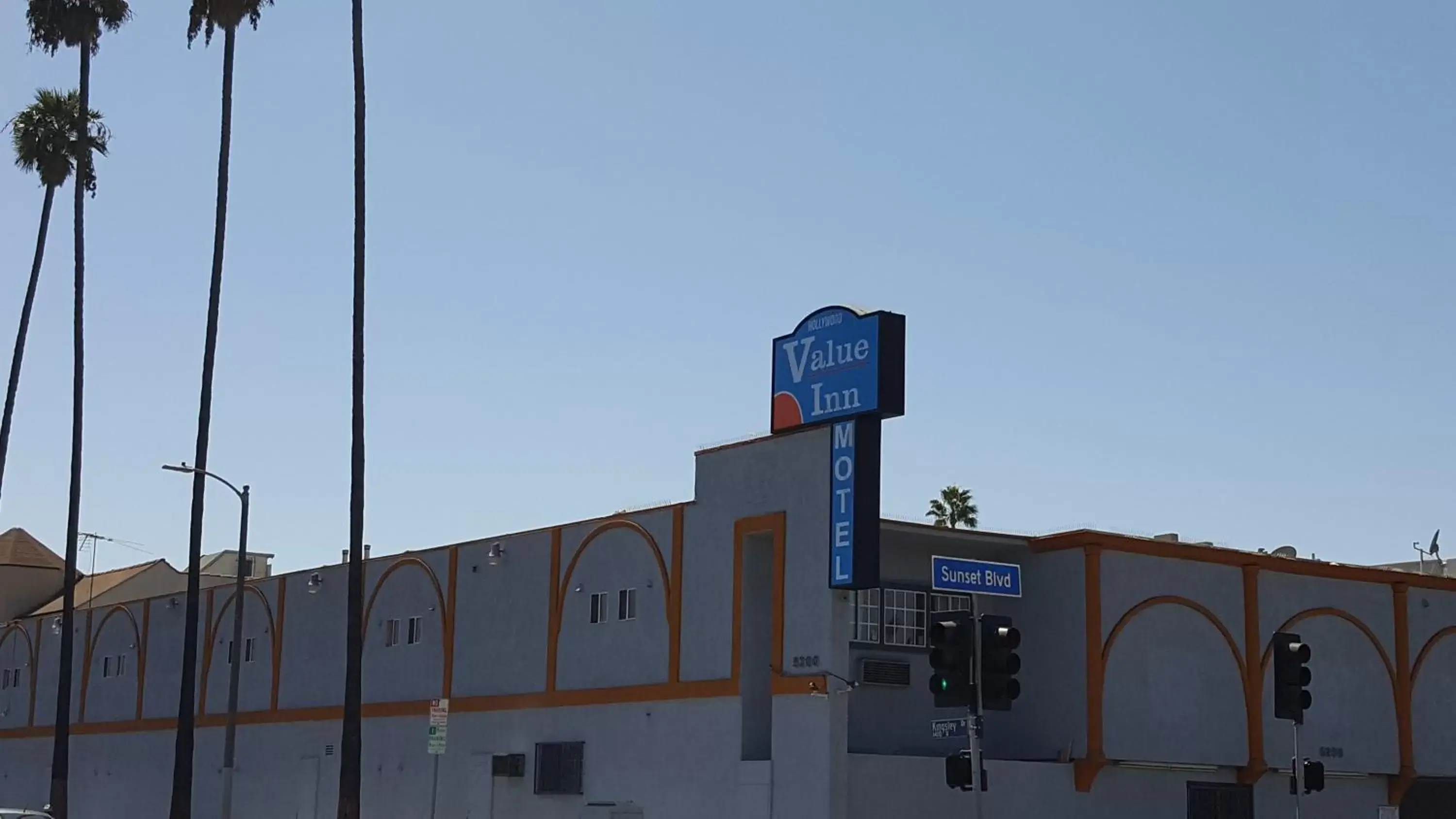 Property Building in Value Inn Hollywood