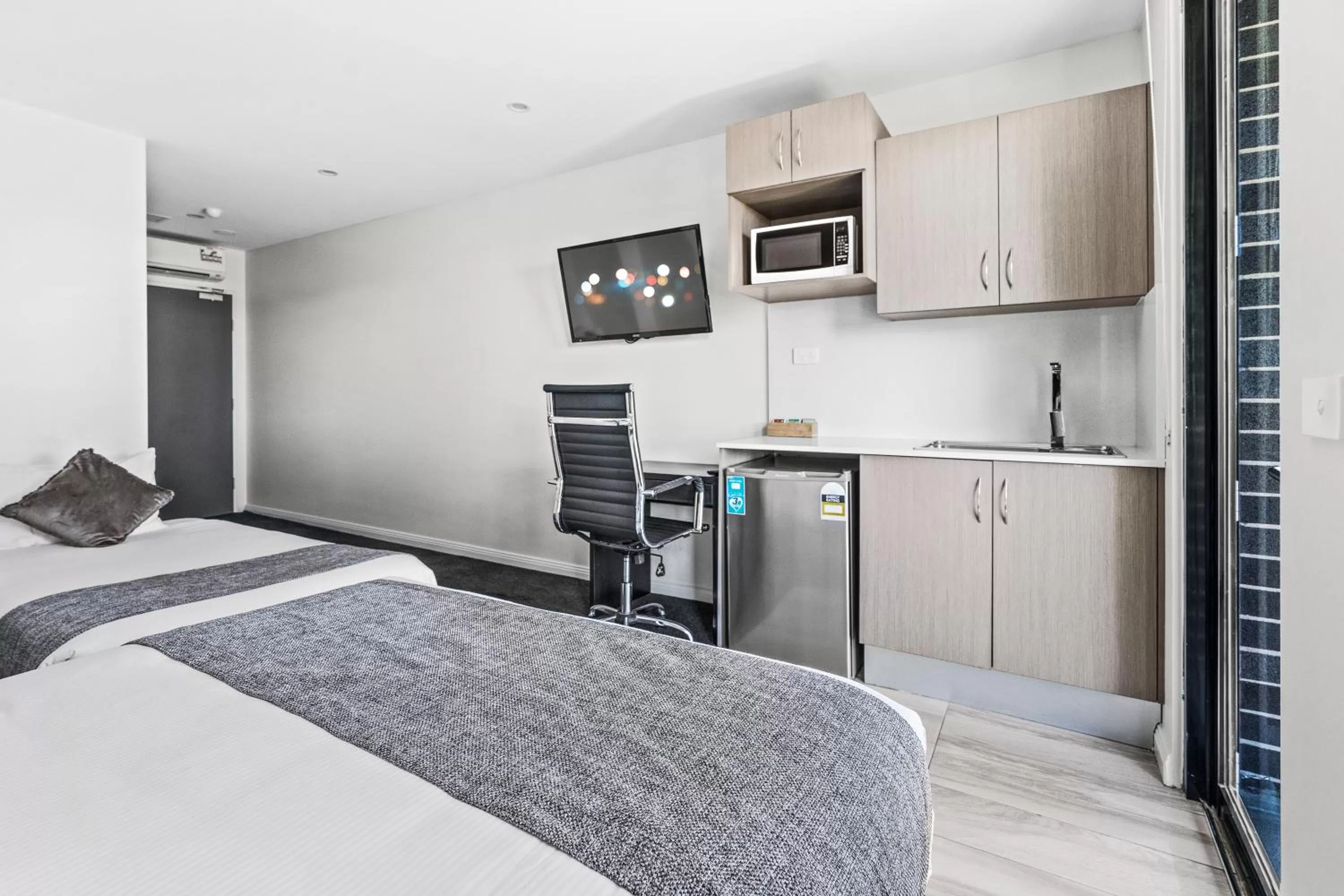 Bedroom, Bed in Seranin | Gordon