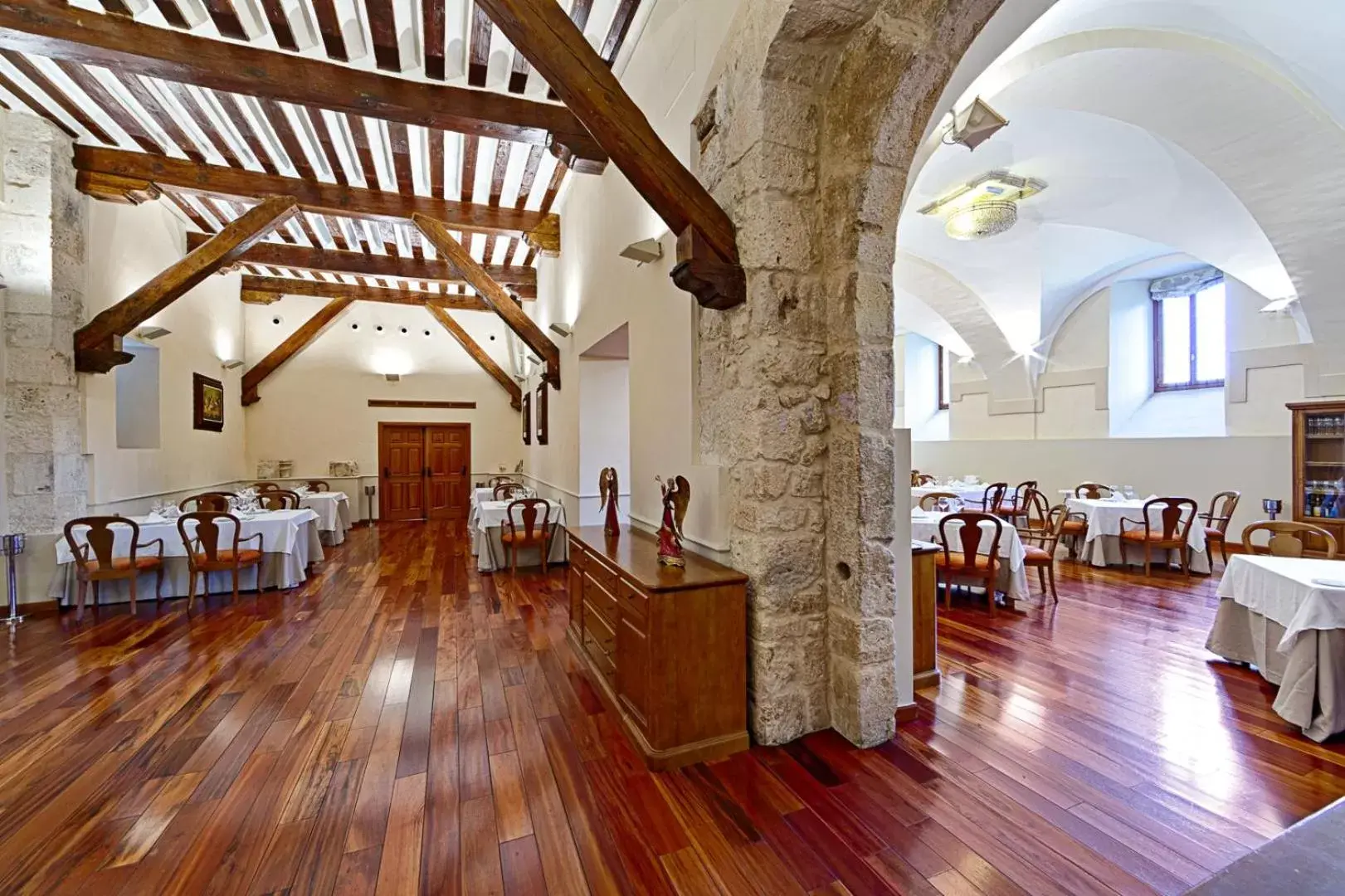 Restaurant/Places to Eat in AZZ Peñafiel Las Claras Hotel & Spa