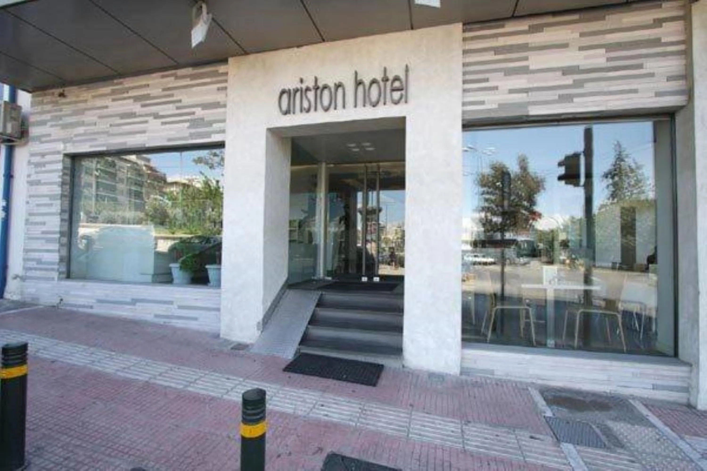 Facade/entrance in Ariston Hotel
