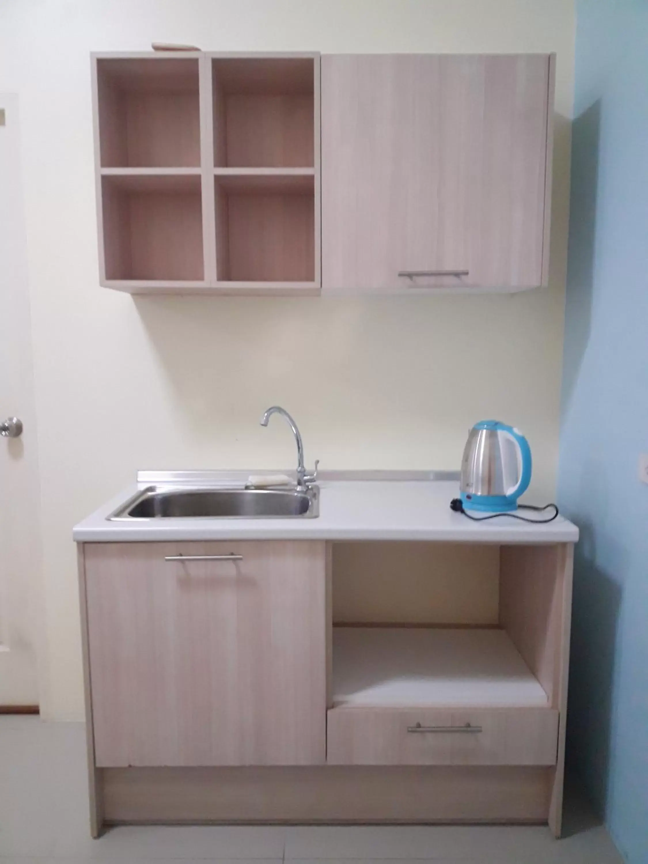 Kitchen/Kitchenette in Noble Baan Pastel