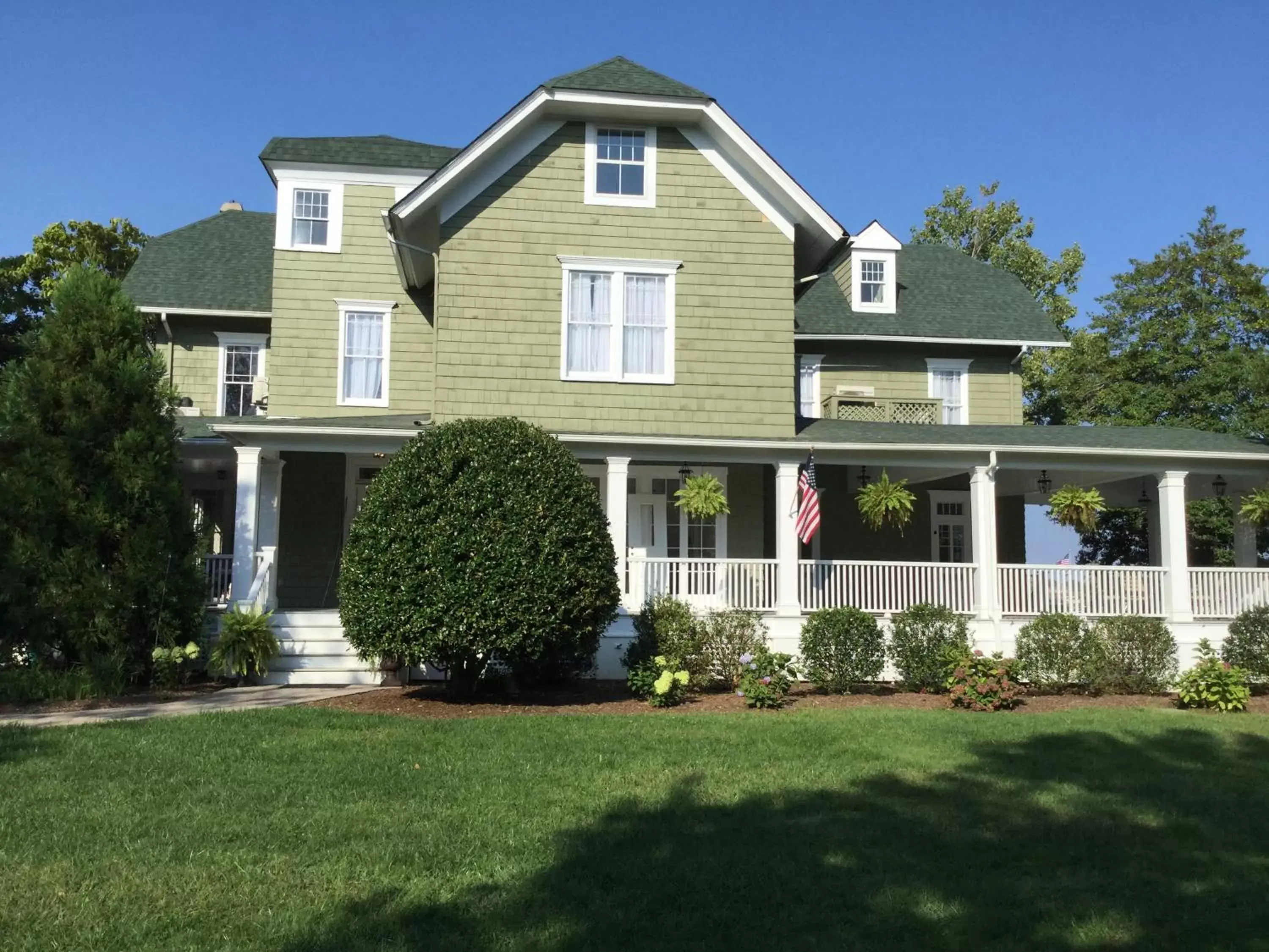 Property Building in The Ocean Bay House