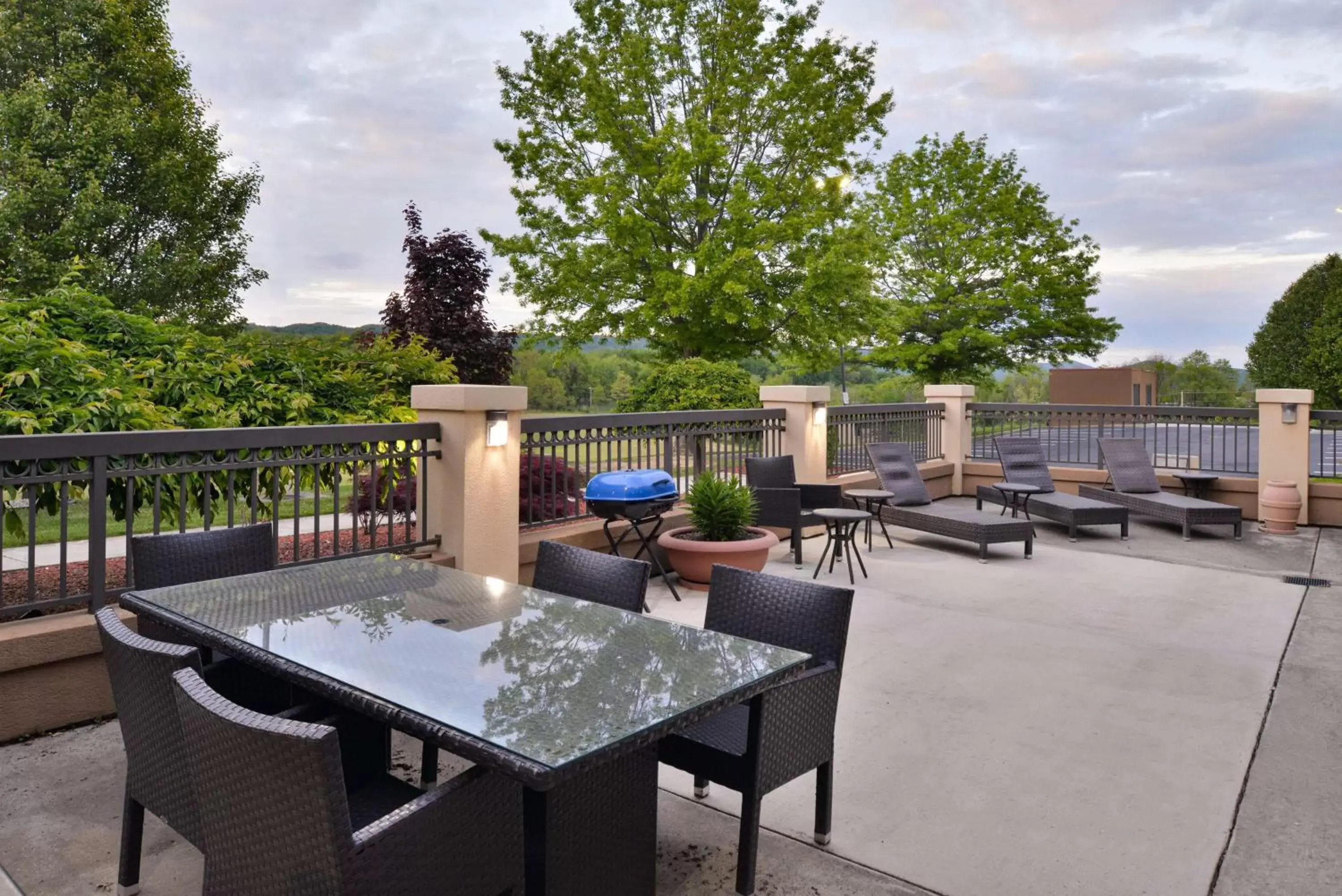 Patio in Hampton Inn Wytheville