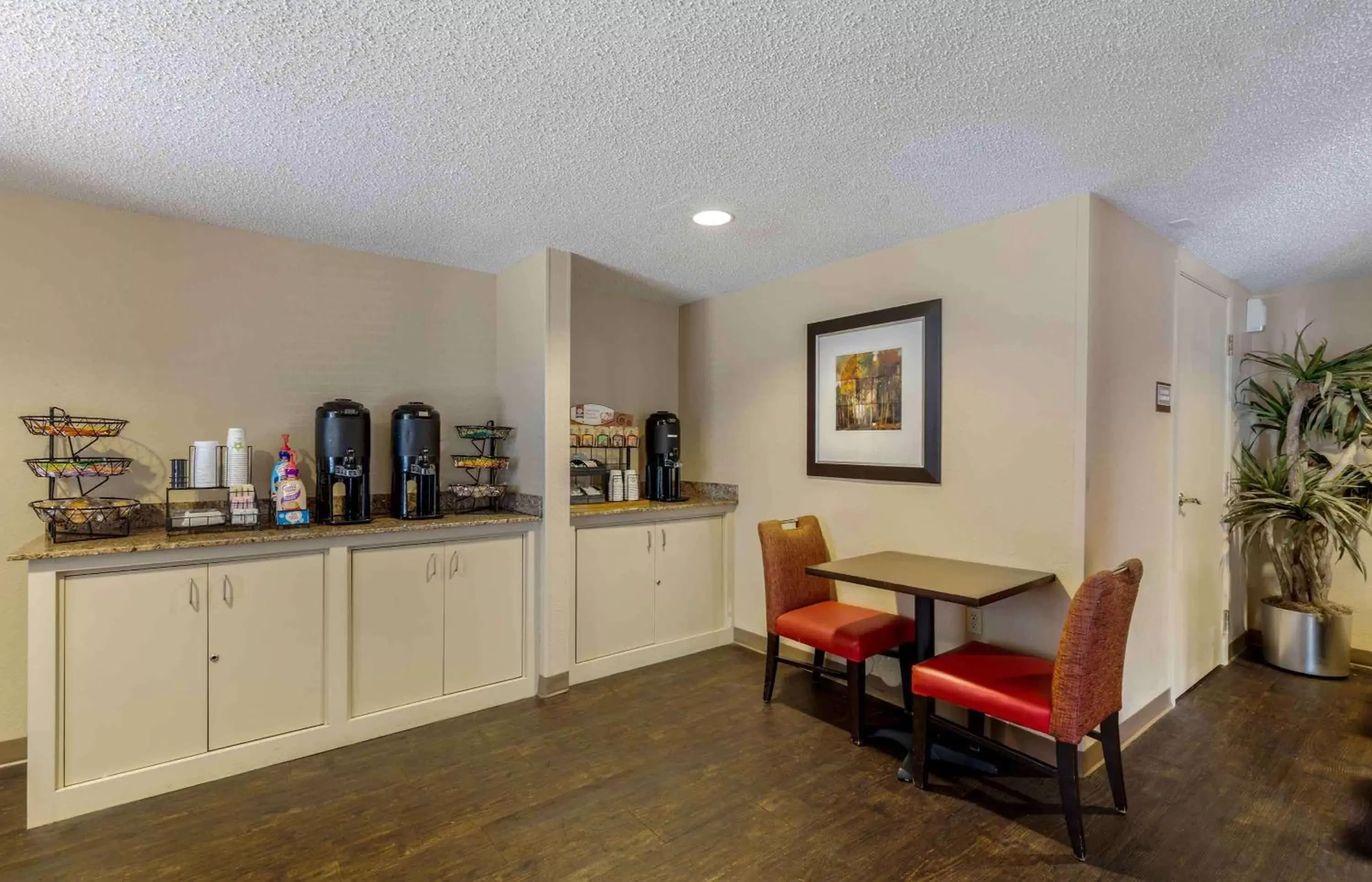 Breakfast in Extended Stay America Select Suites - Dallas - Las Colinas - Meadow Creek Dr