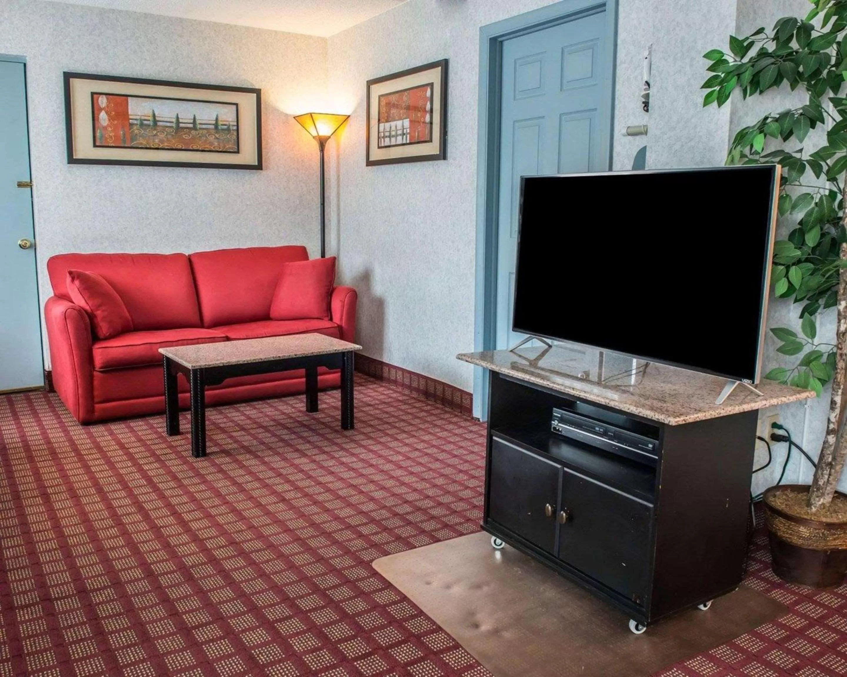 Photo of the whole room in Quality Inn & Suites Gibsonia - Pittsburgh North