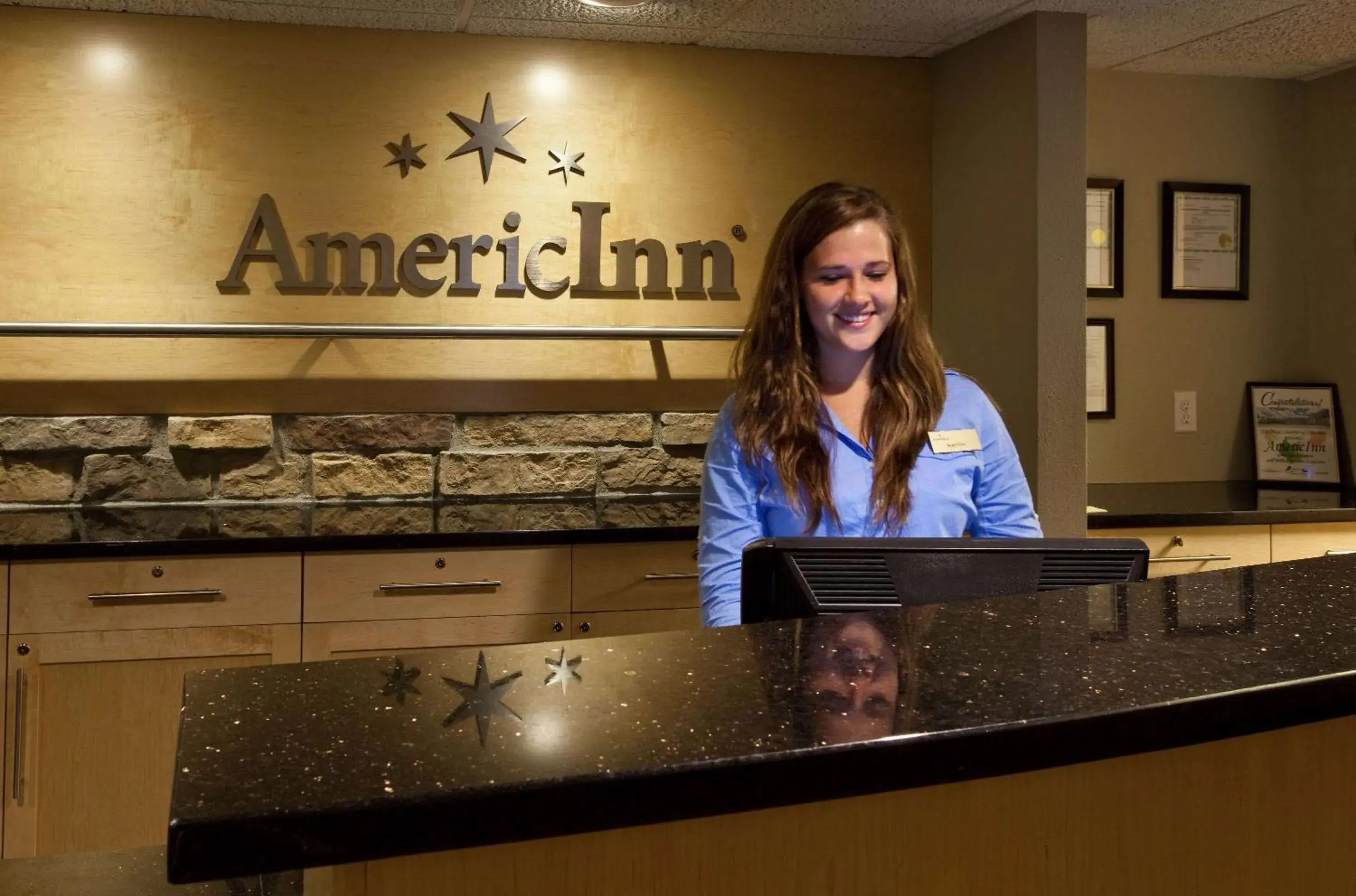 Lobby or reception, Lobby/Reception in AmericInn by Wyndham Osage