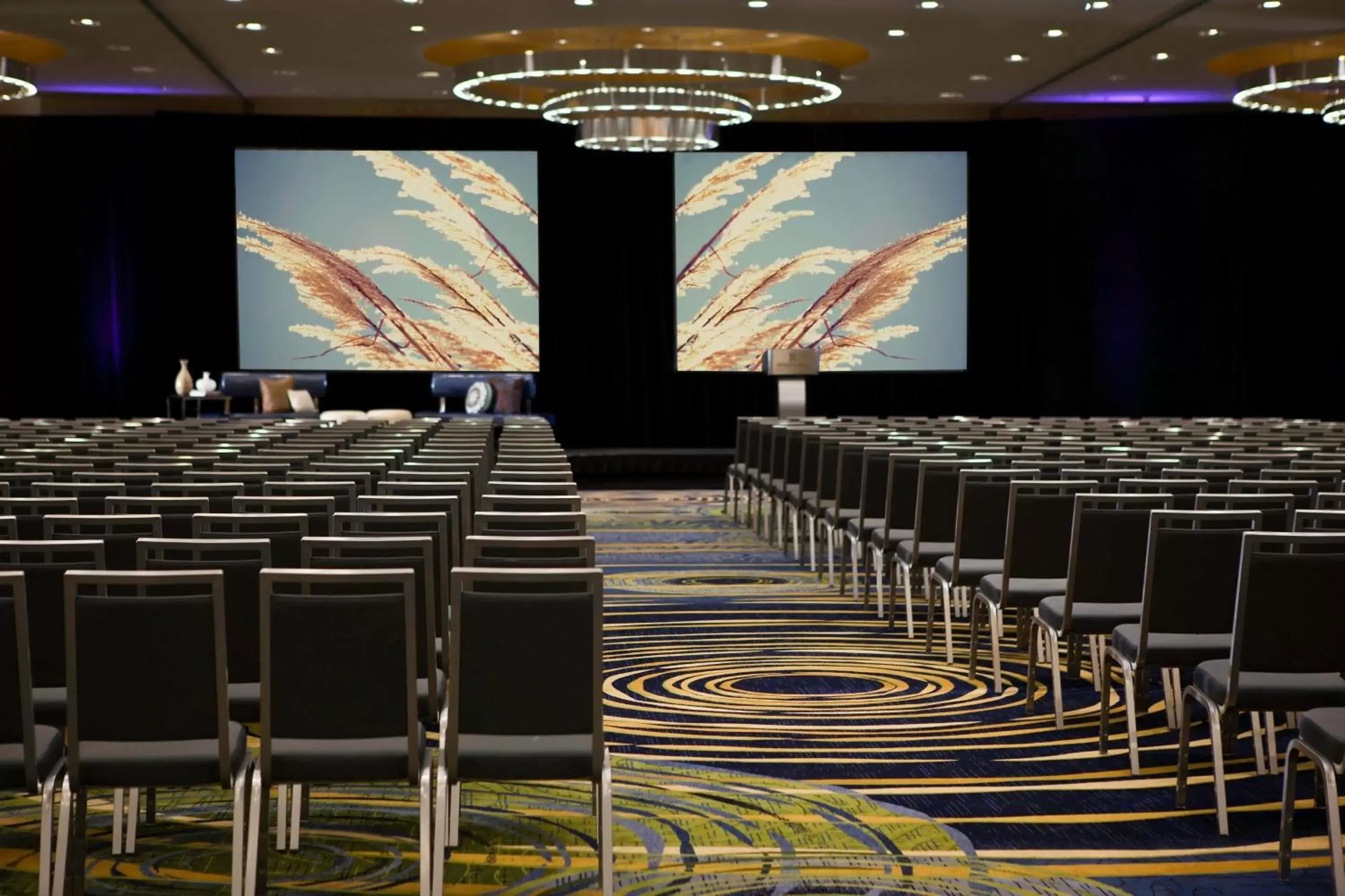 Meeting/conference room in Renaissance Arlington Capital View Hotel