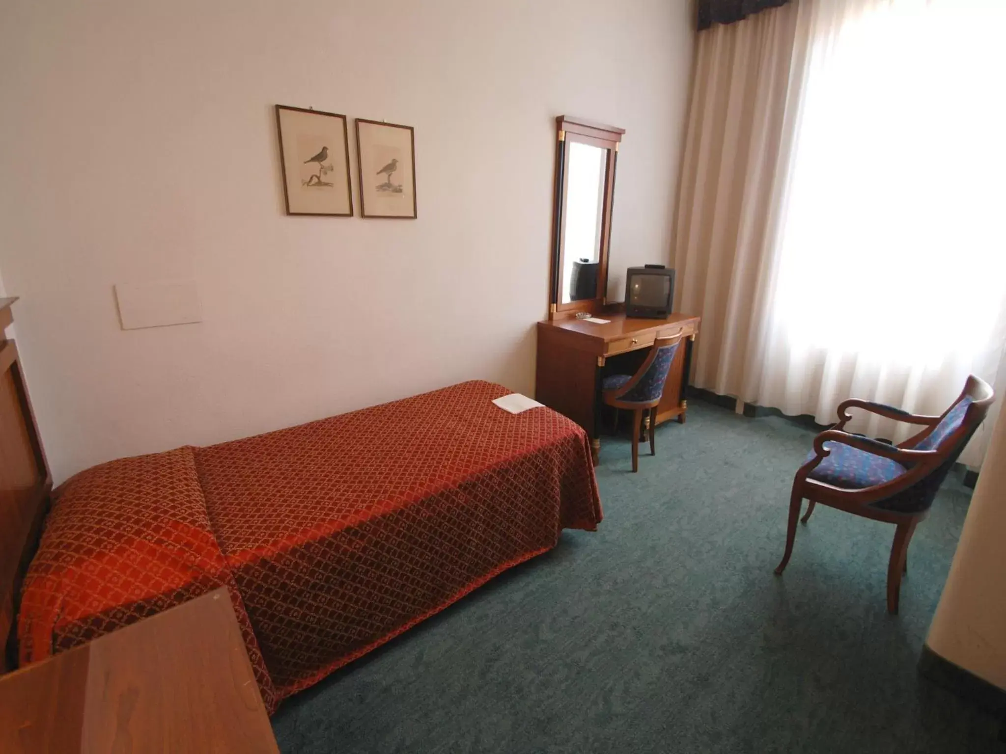 Photo of the whole room, Bed in Hotel Palace Bologna Centro