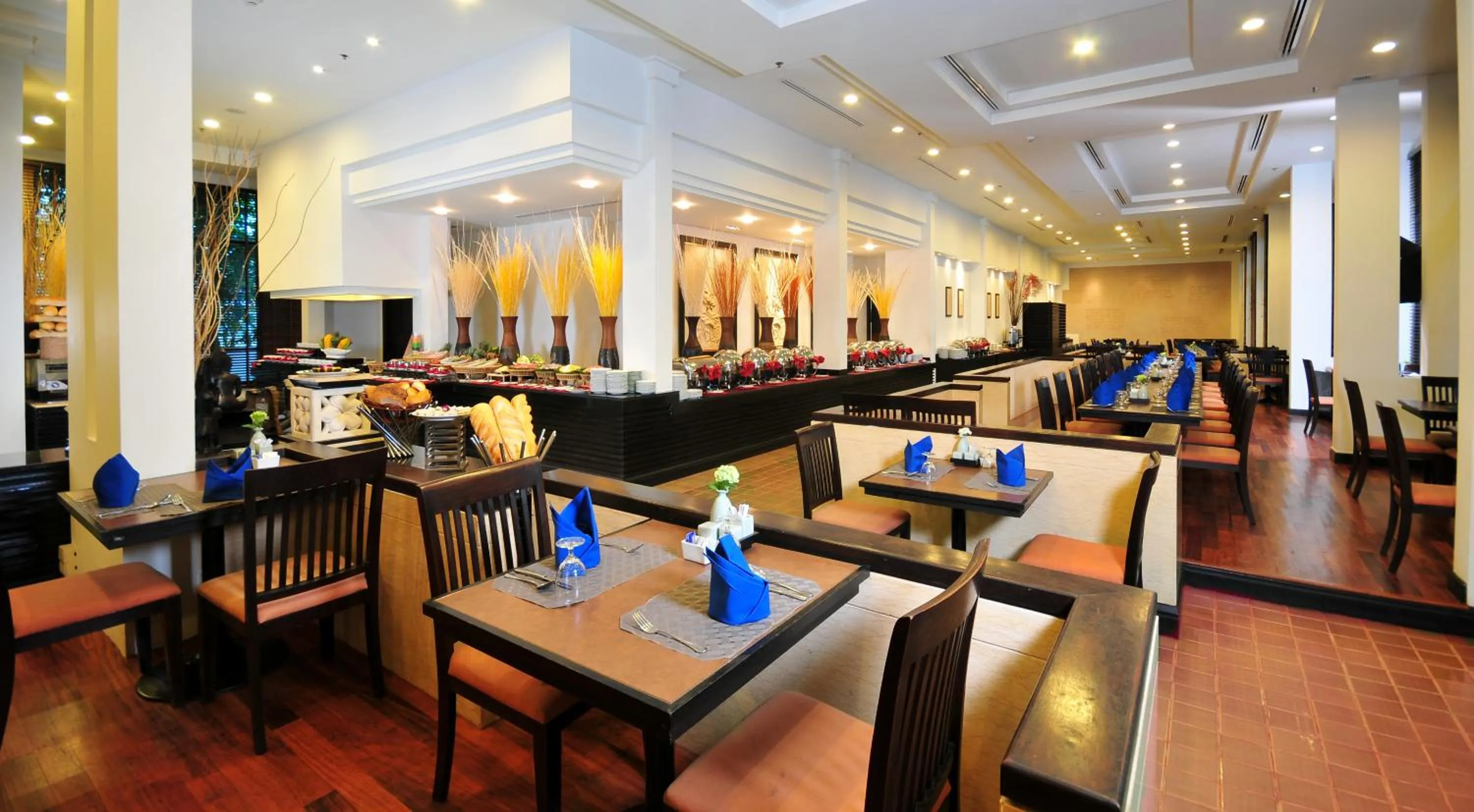 Restaurant/places to eat in Tara Angkor Hotel