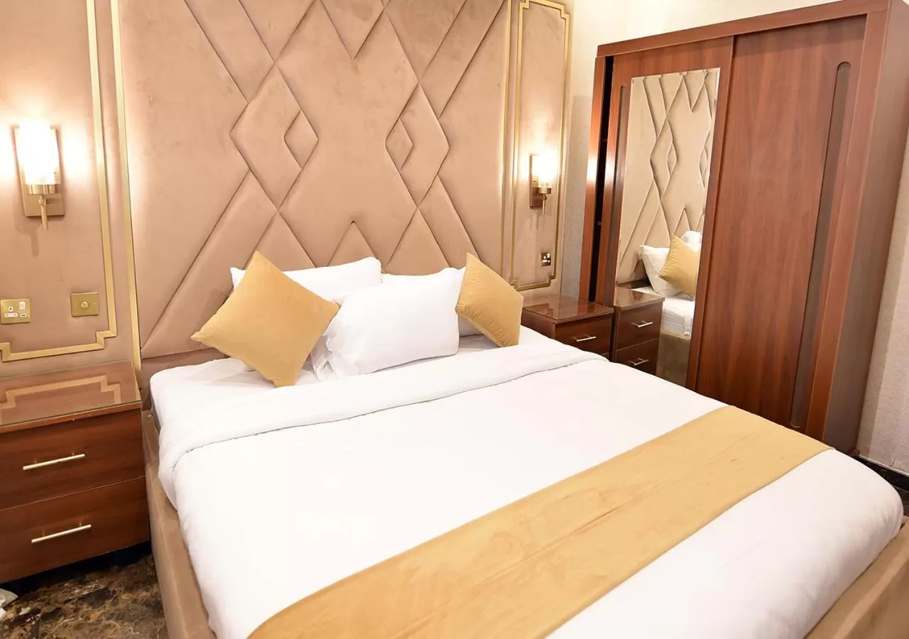 Bedroom, Bed in Rihanna Hotel Apartment