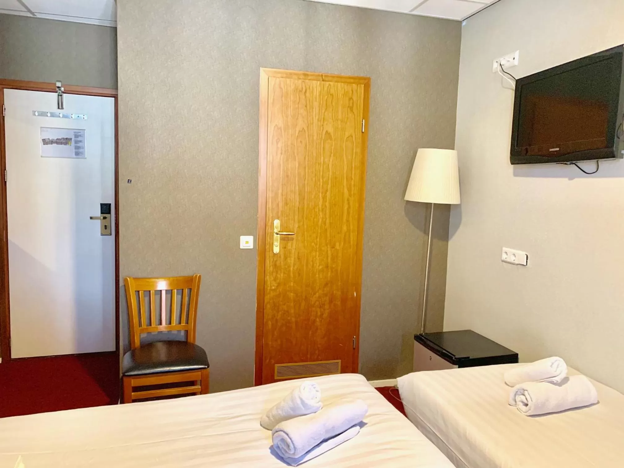 Photo of the whole room, Bed in Di-Ann City Centre Hotel