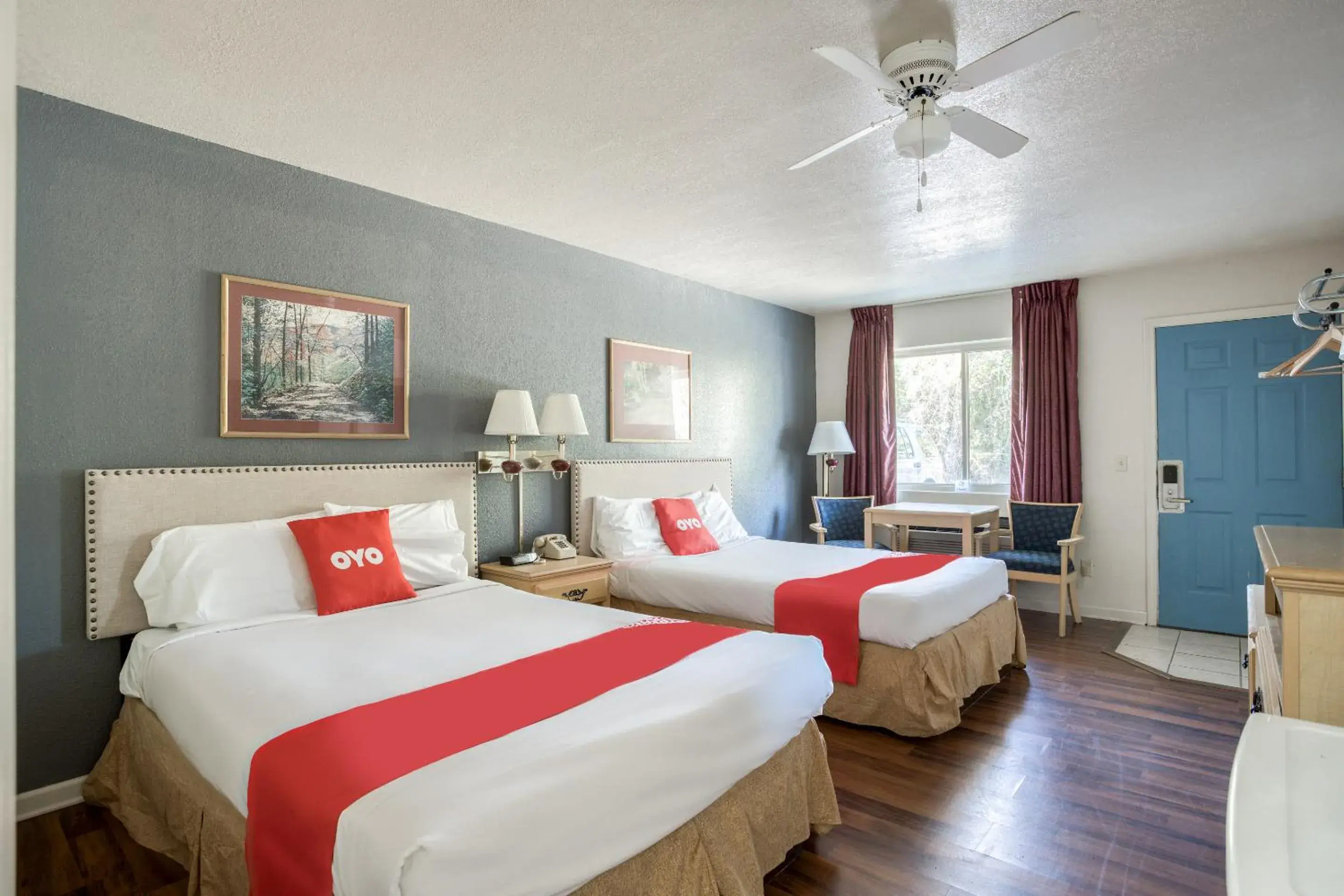 Bedroom in OYO Hotel Heber Springs Lakeside