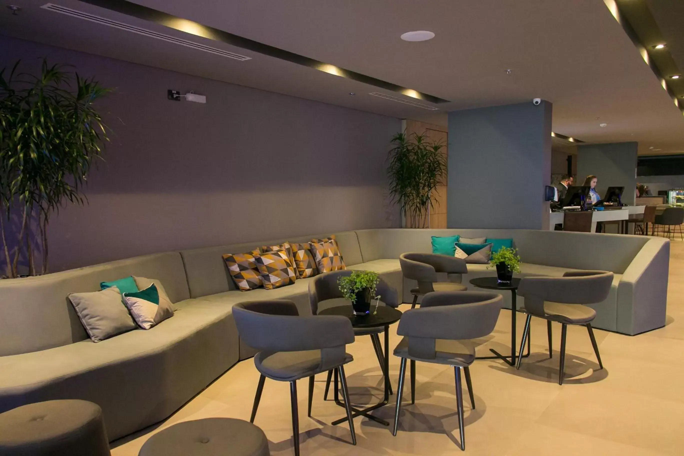 Property building, Lounge/Bar in Novotel Curitiba Batel