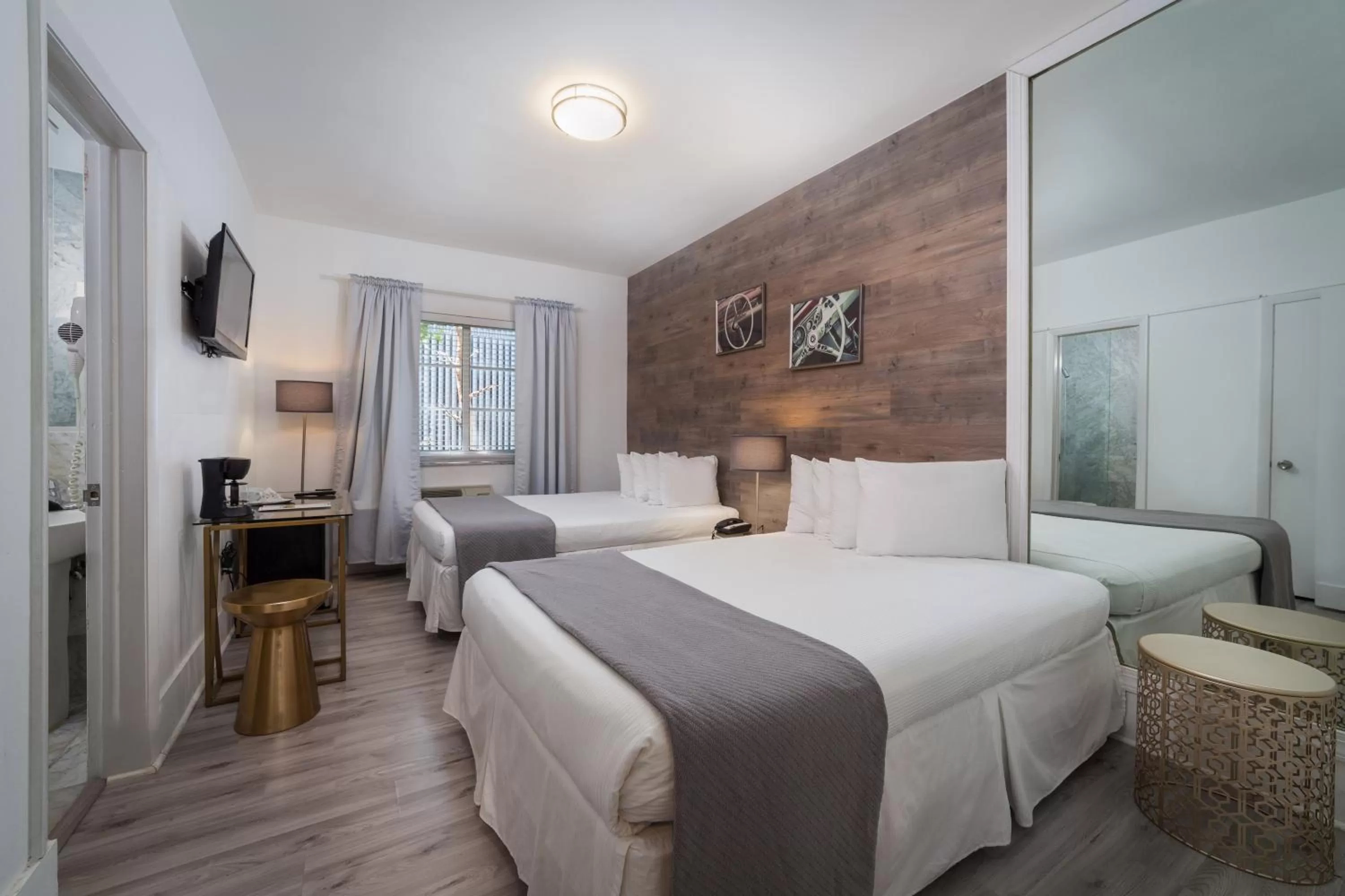 Bedroom, Bed in Century Hotel