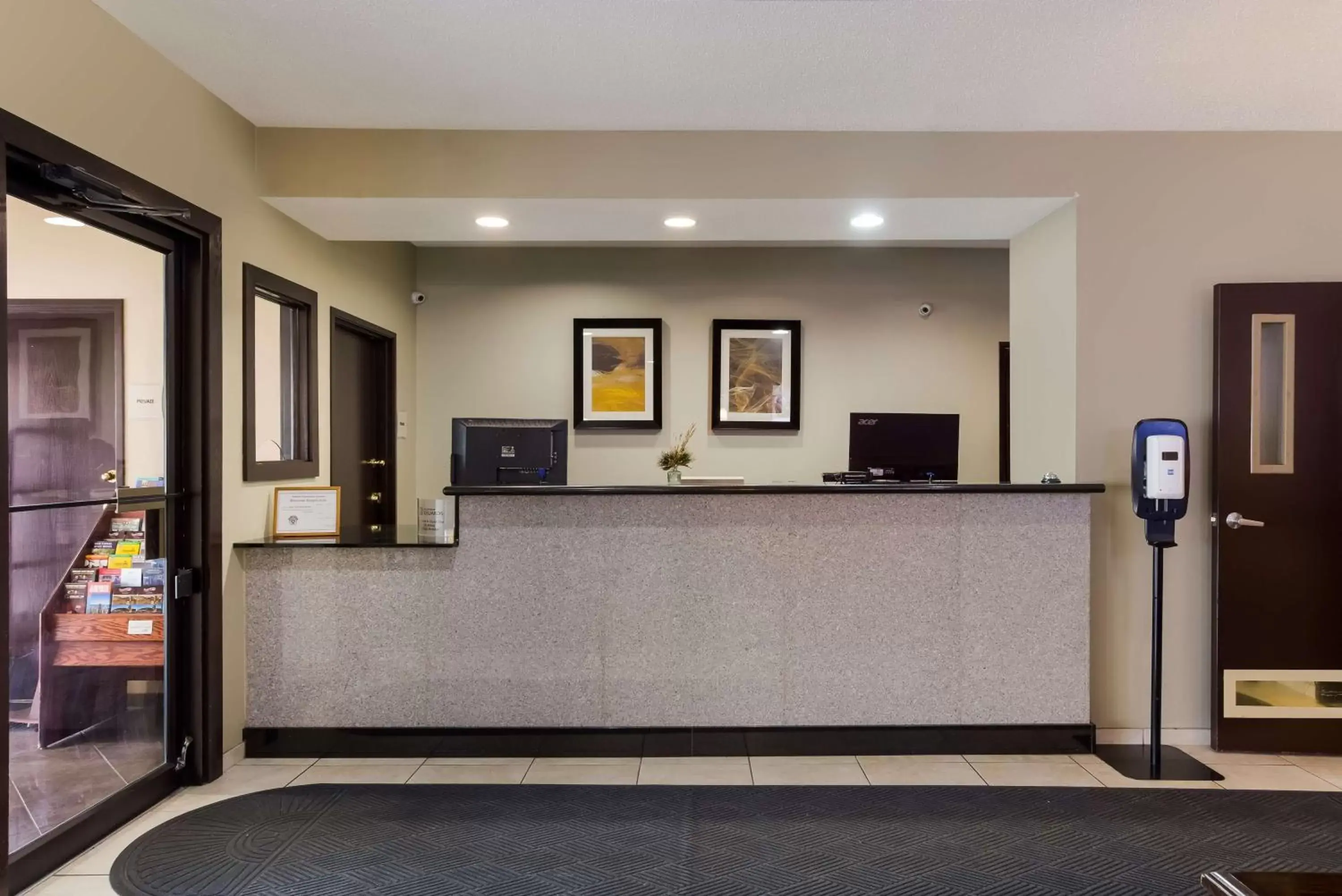 Lobby or reception, Lobby/Reception in Best Western Crossroads Inn