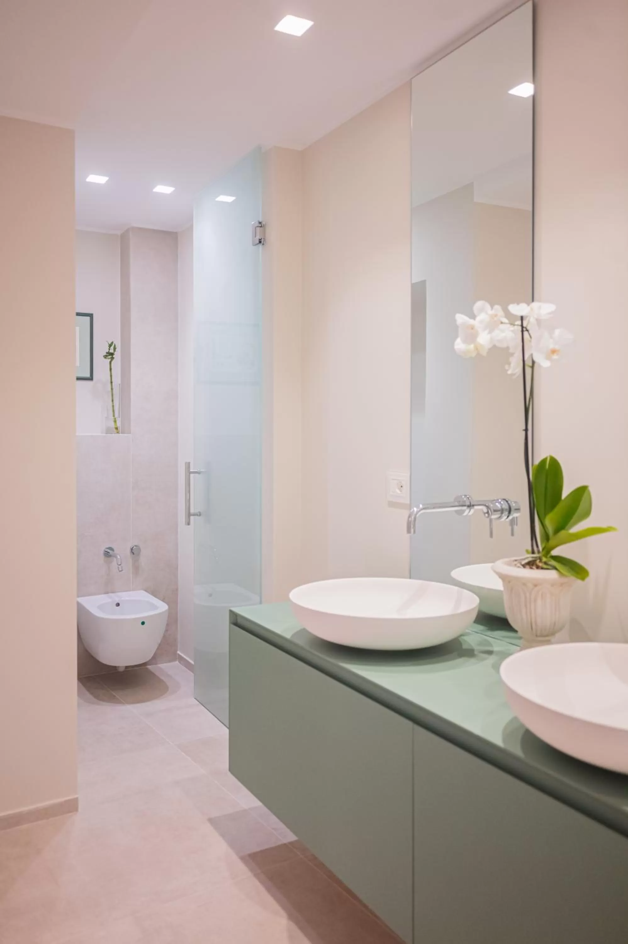 Shower in Naxi Suites