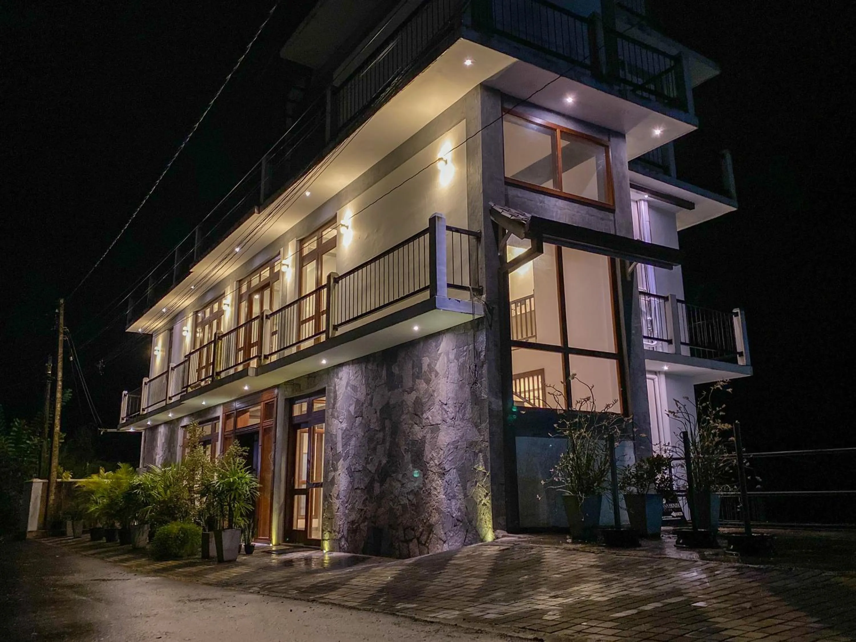 Property building in Hanthana House