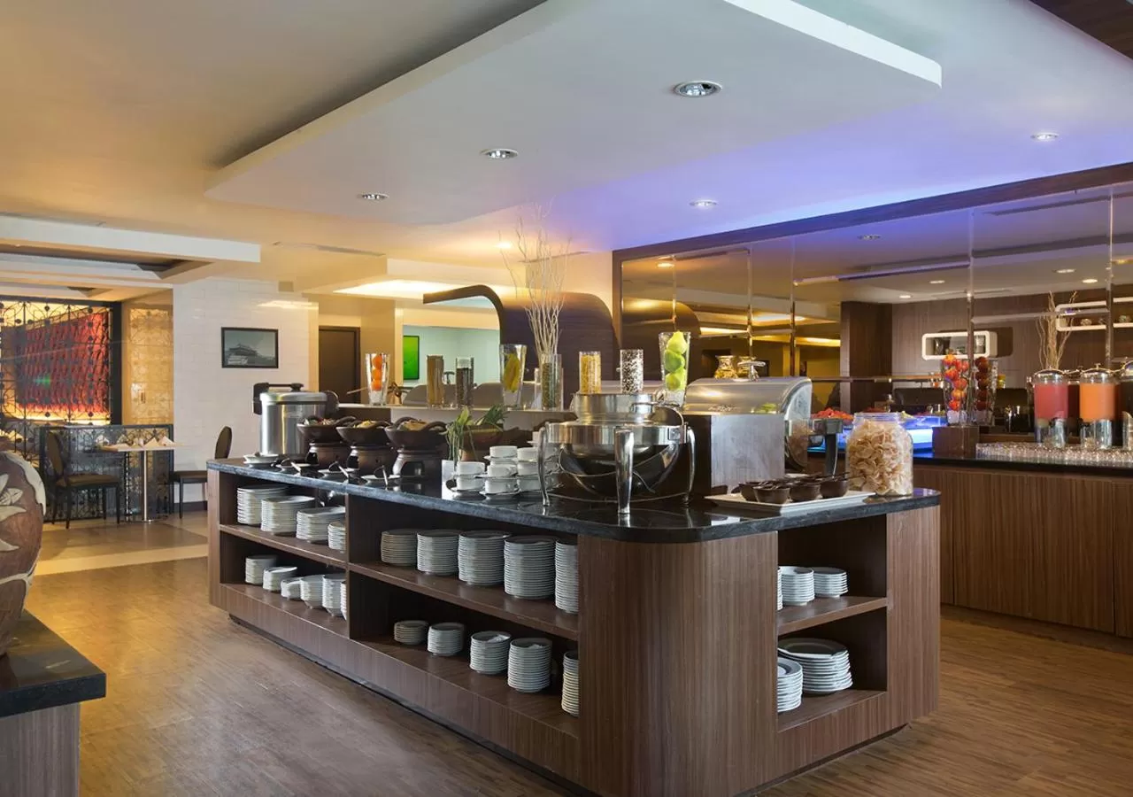 Restaurant/places to eat in BW Kemayoran Hotel & Convention Powered by Archipelago