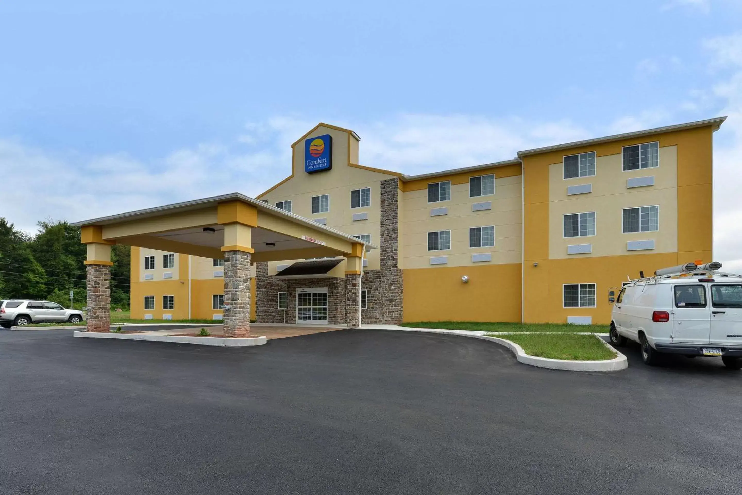 Property Building in Comfort Inn and Suites Manheim