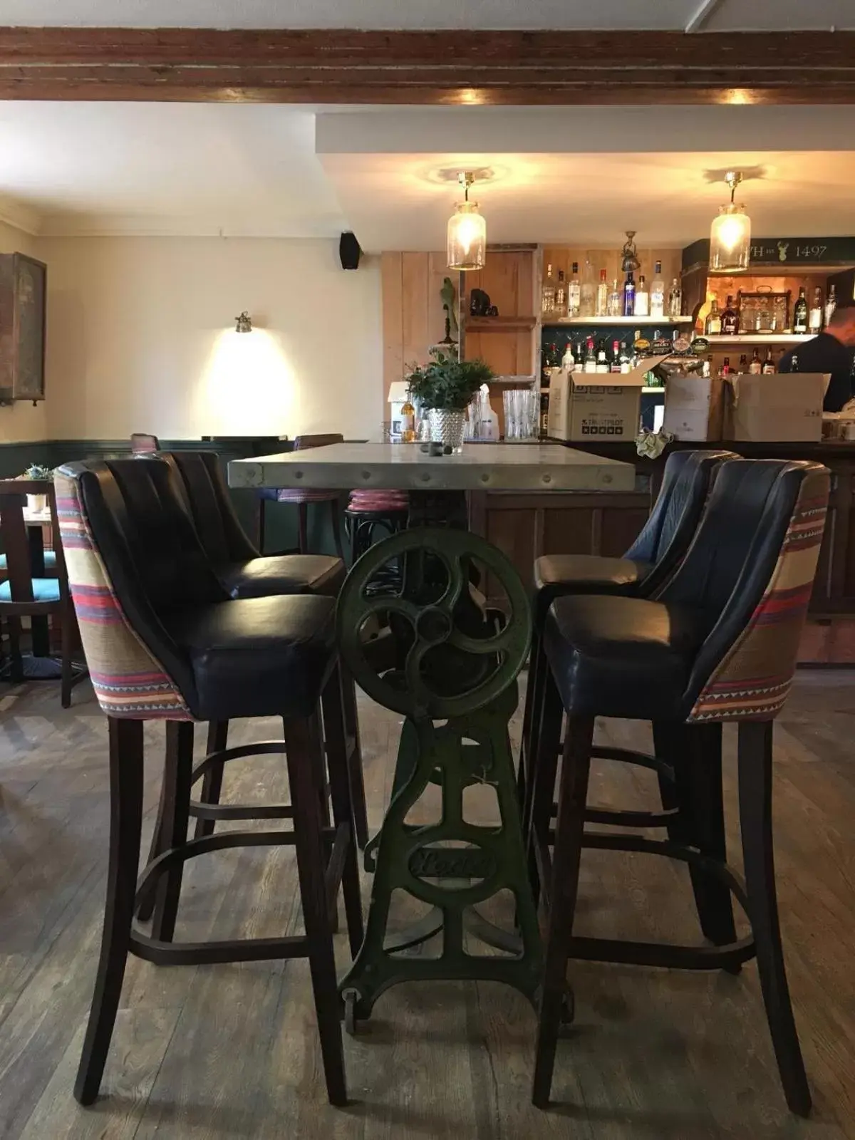 Restaurant/Places to Eat in White Hart Inn