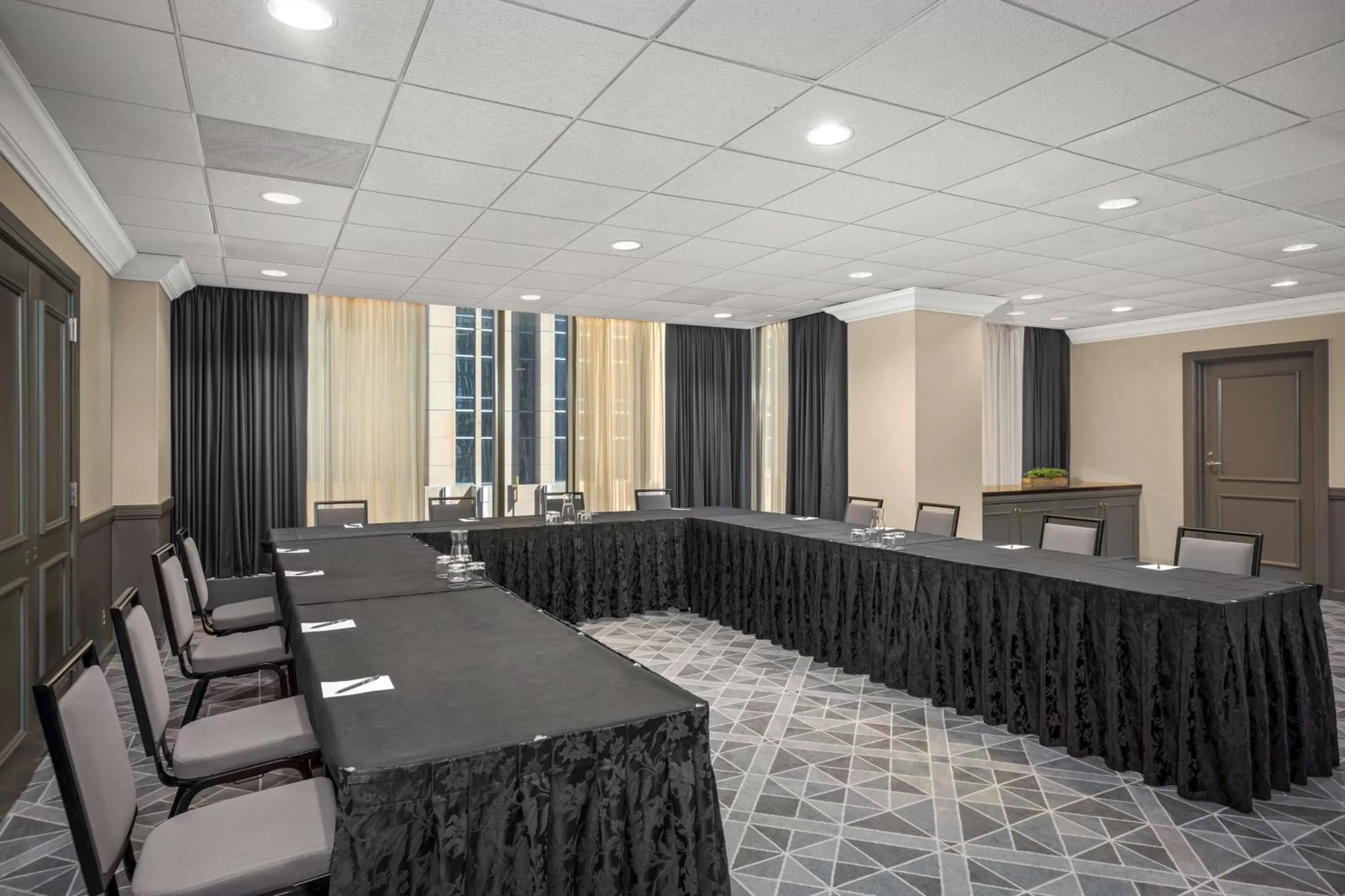 Meeting/conference room in The Marquette Hotel, Curio Collection by Hilton