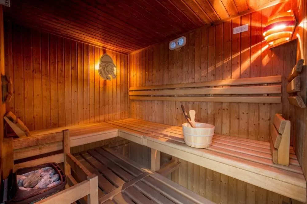 Hotel Sherlock Holmes & Khana Restaurant "nur 200 m zur Gondelbahn Hasliberg"