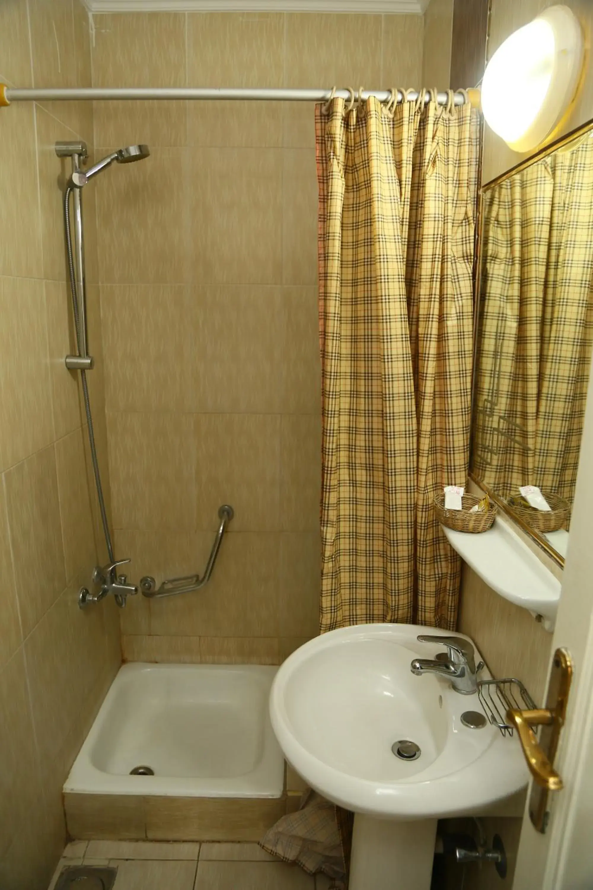 Shower, Bathroom in Happy City Hotel